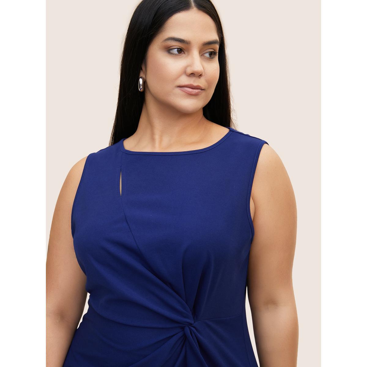 Plus Size Plain Twist Front Slit Hem Dress Navy Women At the Office Twist Round Neck Sleeveless Curvy BloomChic 10/M Product Image