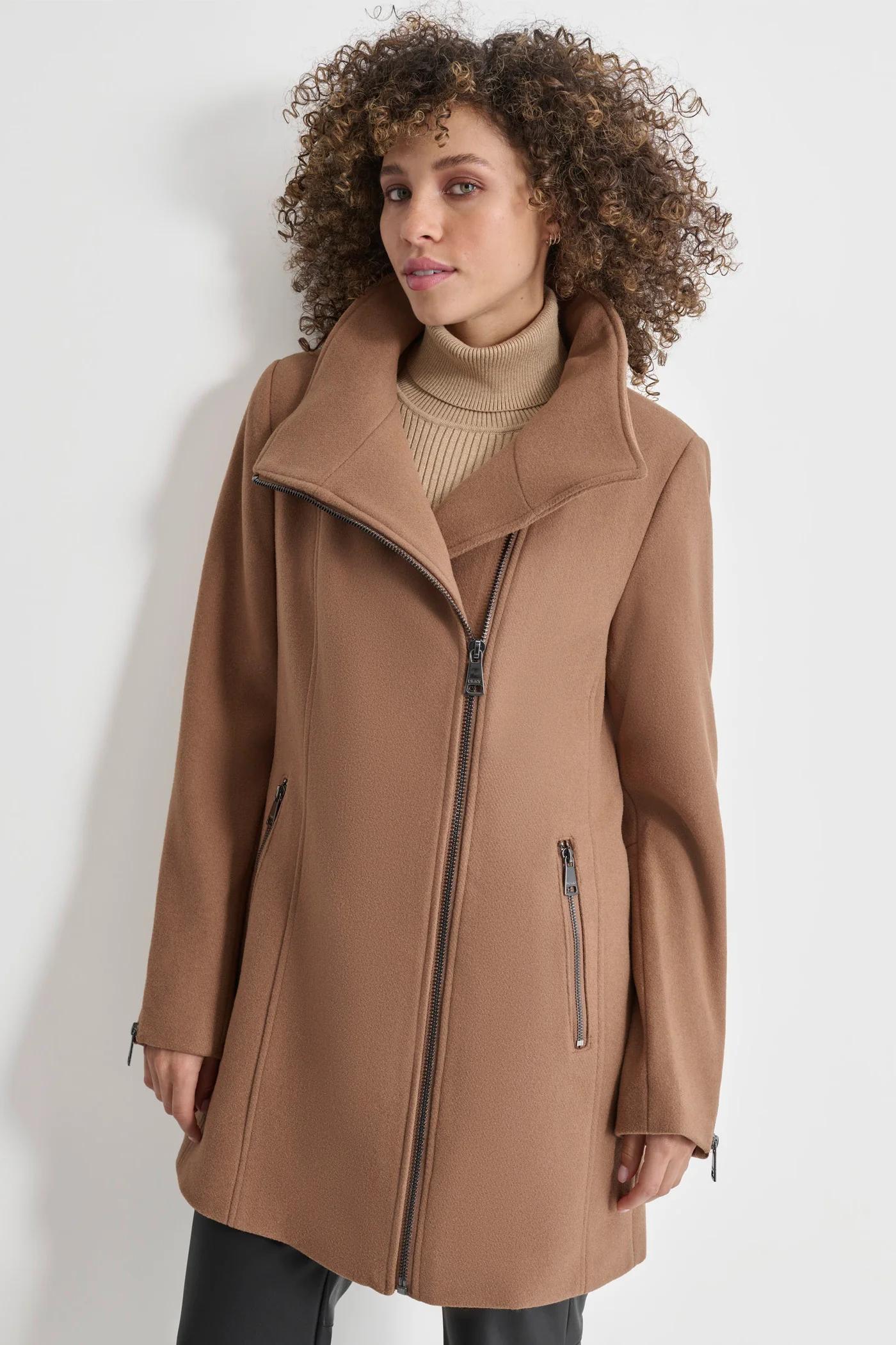 WOOL COAT WITH ZIPPER DETAIL Product Image