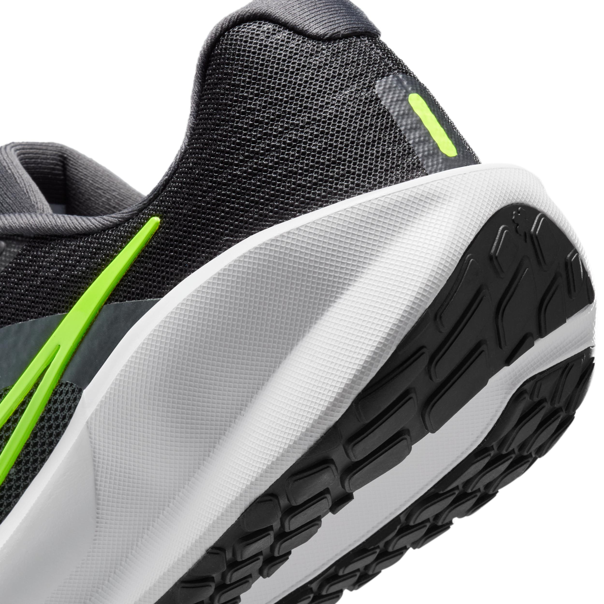 Nike Downshifter 13 Men's Road Running Shoes Product Image