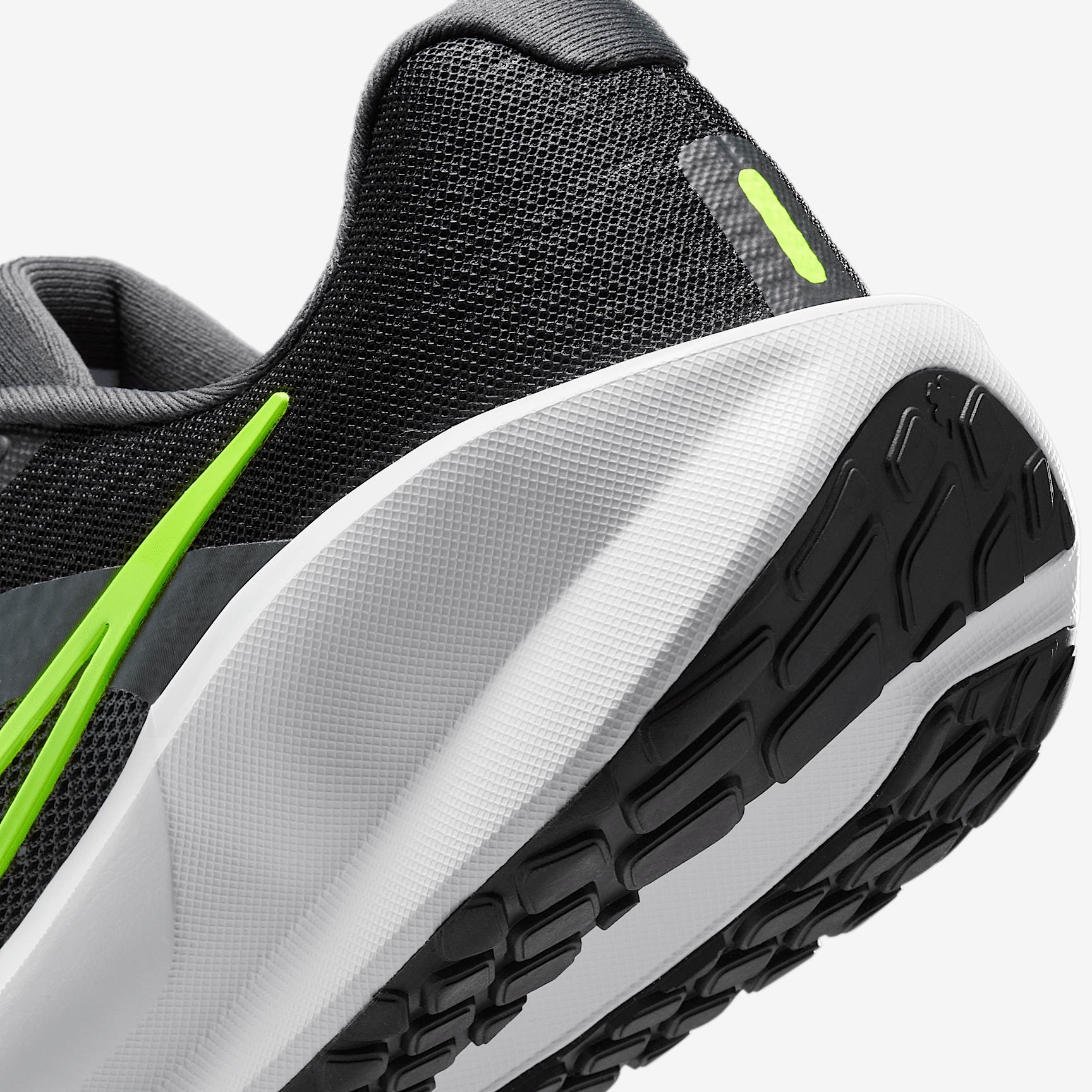 Nike Downshifter 13 Men's Road Running Shoes Product Image