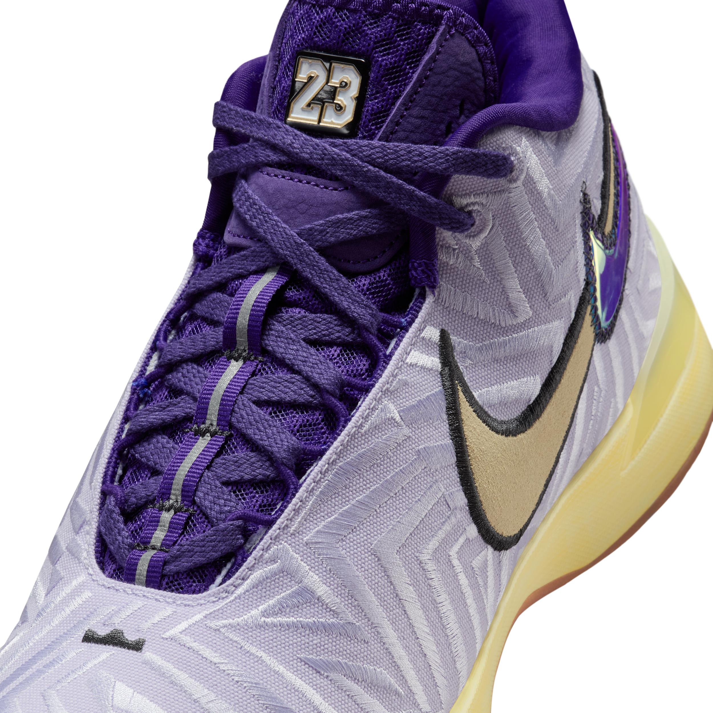 Nike Men's LeBron NXXT Genisus Basketball Shoes Product Image