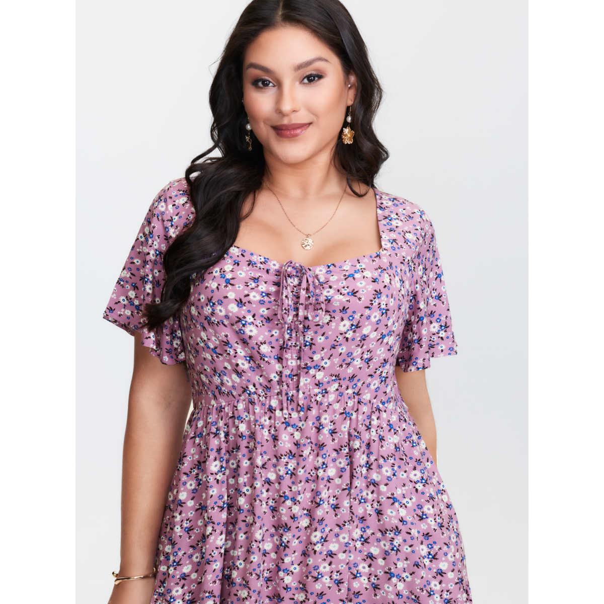 Plus Size Ditsy Floral Sweetheart Drawstring Pocket Tiered Dress Lilac Women Timeless Non V-neck Short sleeve Curvy Midi Dress BloomChic 18-20/2X Product Image
