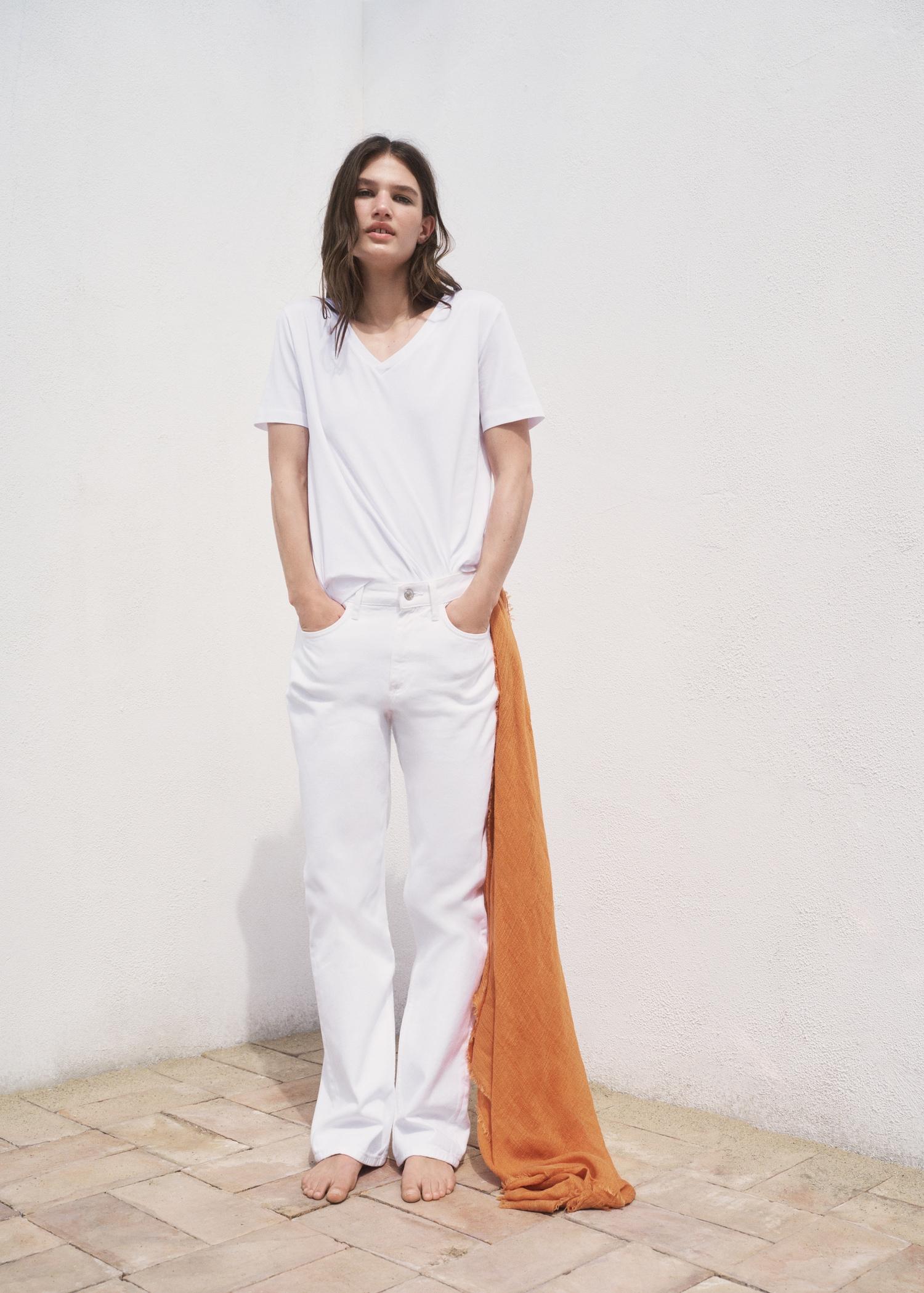 V-neck cotton T-shirt - Women | MANGO USA Product Image