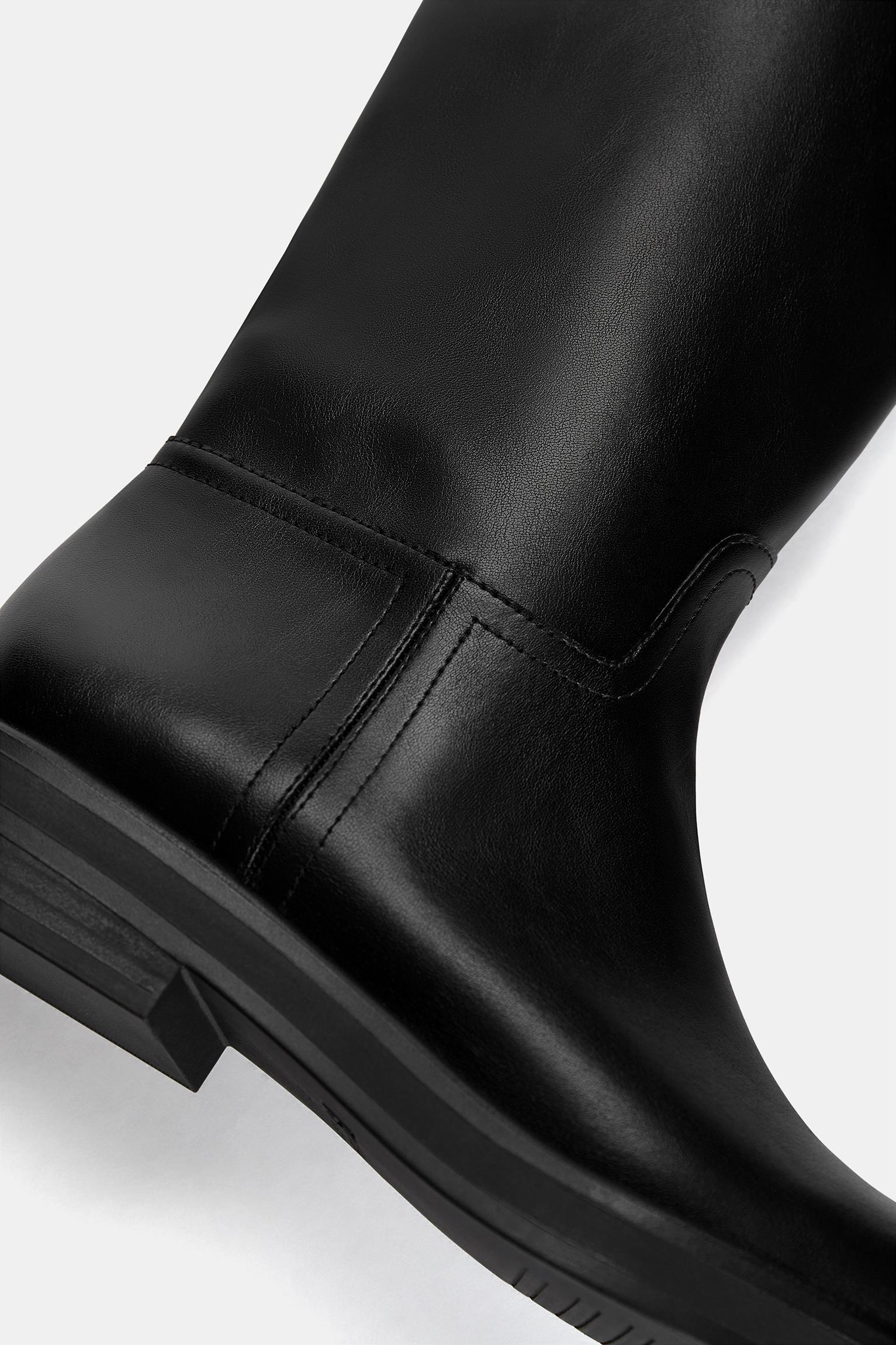 Flat knee-high boots Product Image