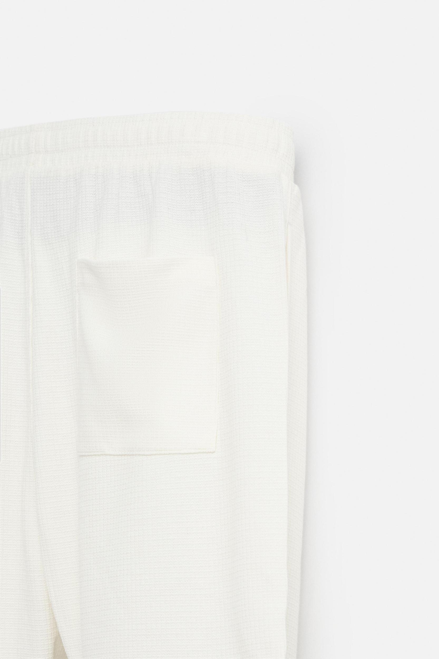 CHECKERED TEXTURED SHORTS Product Image