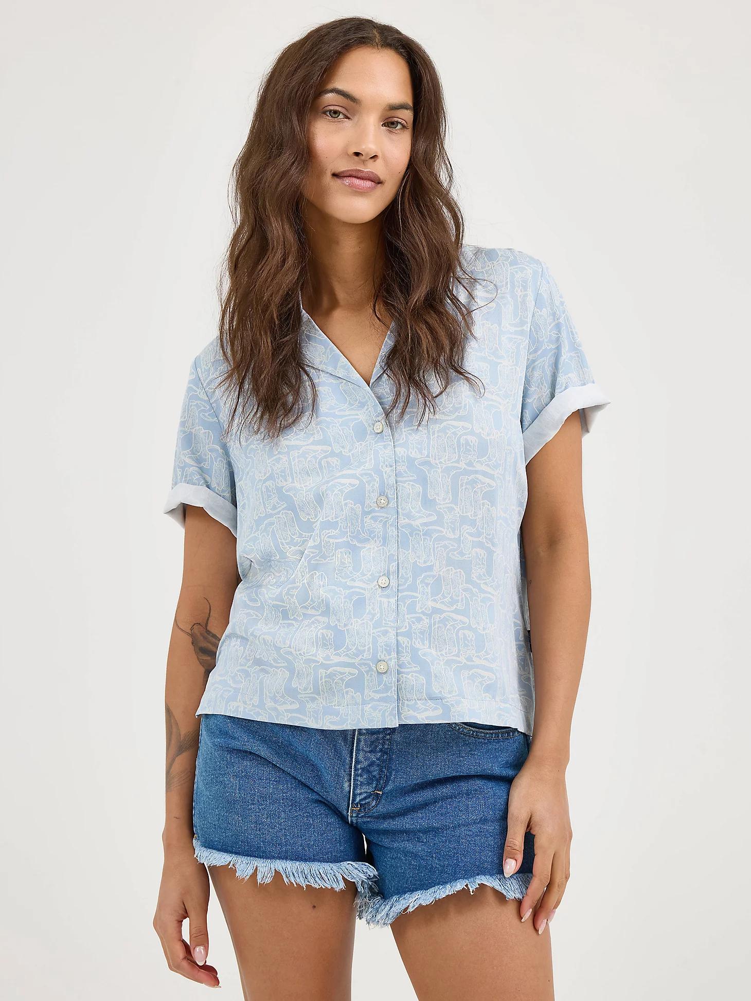 Women's Wrangler Retro® Cowgirl Camp Shirt in Ditsy Cowboy Product Image