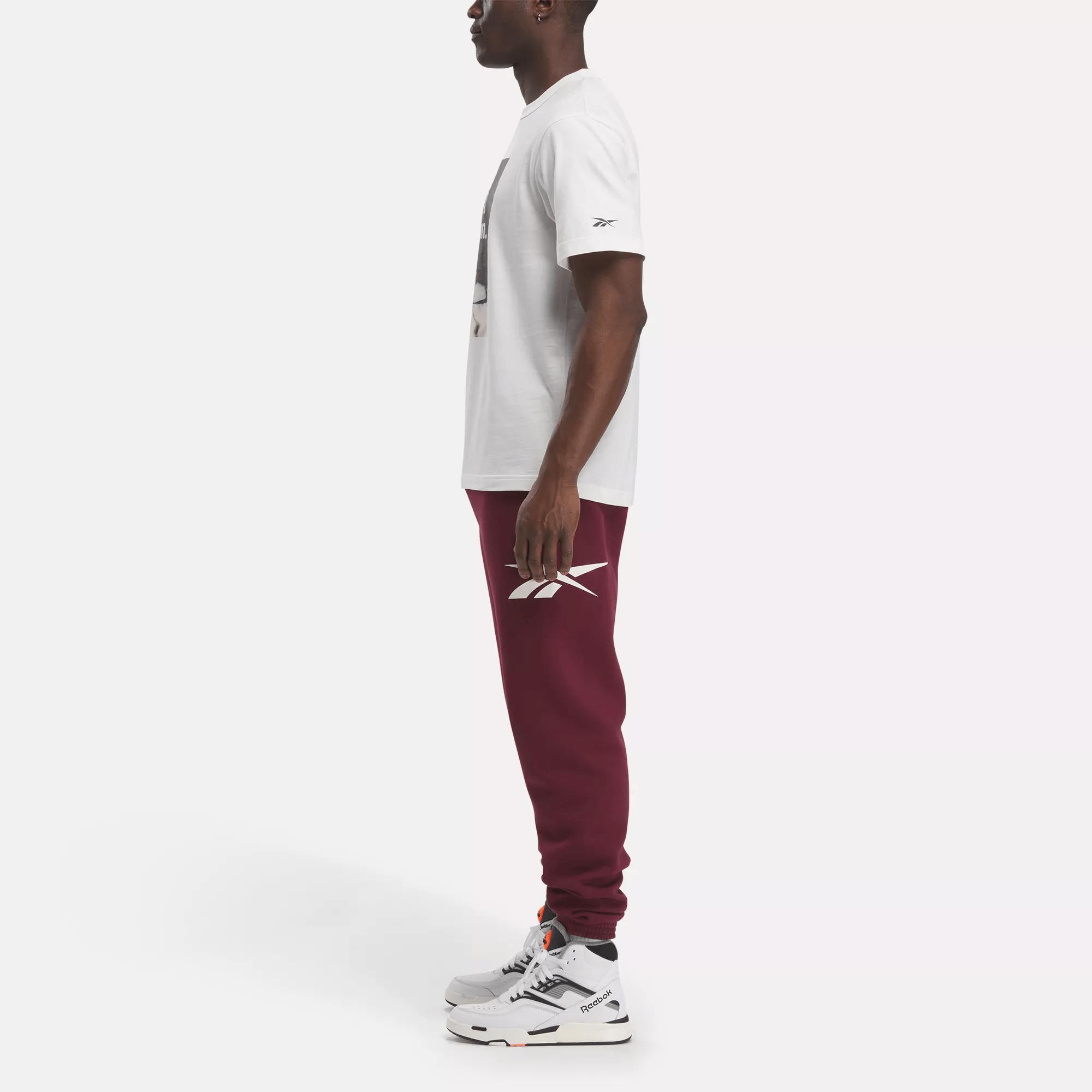 Men's Basketball Pump Graphic T-Shirt Male Product Image