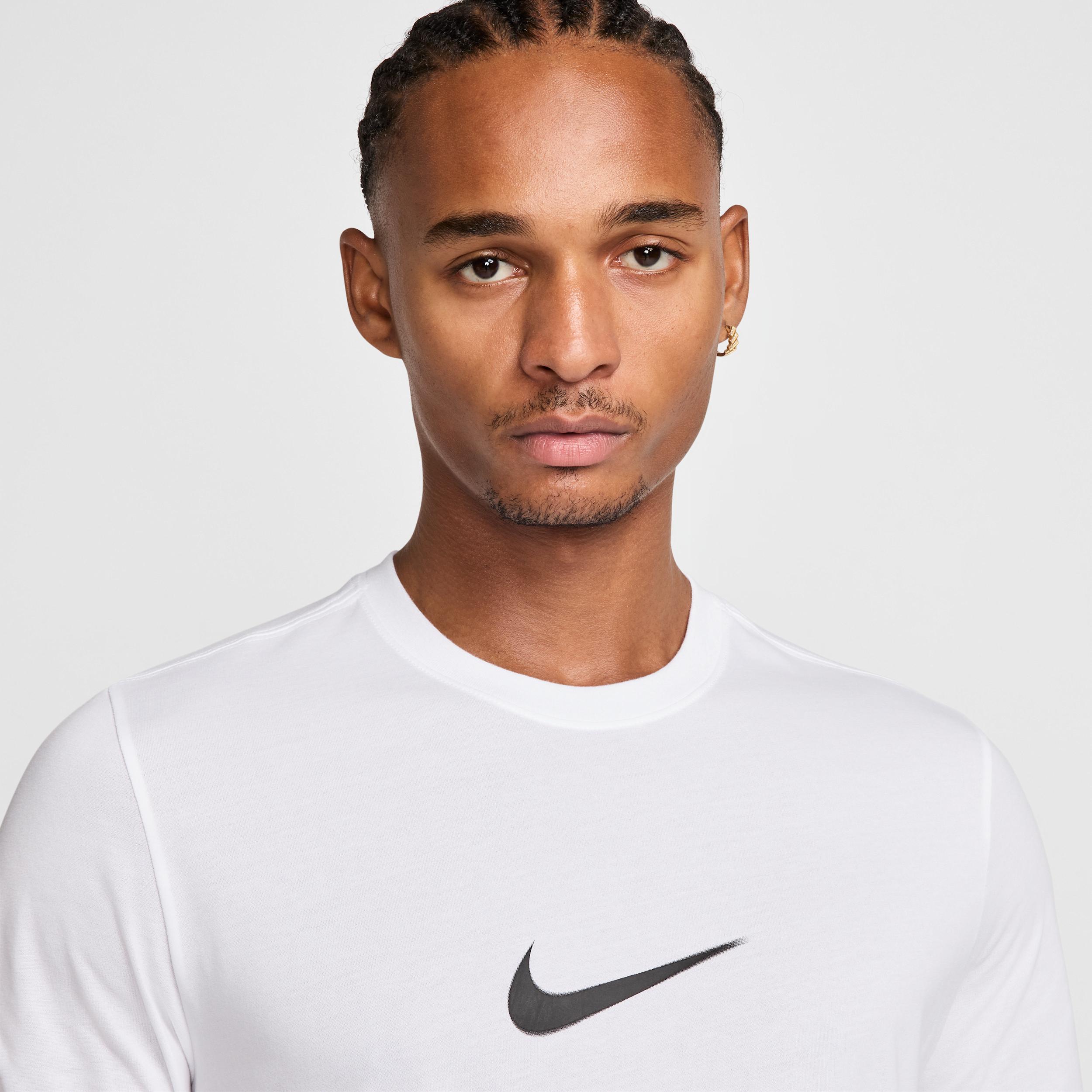 Nike Men's Dri-FIT Fitness T-Shirt Product Image