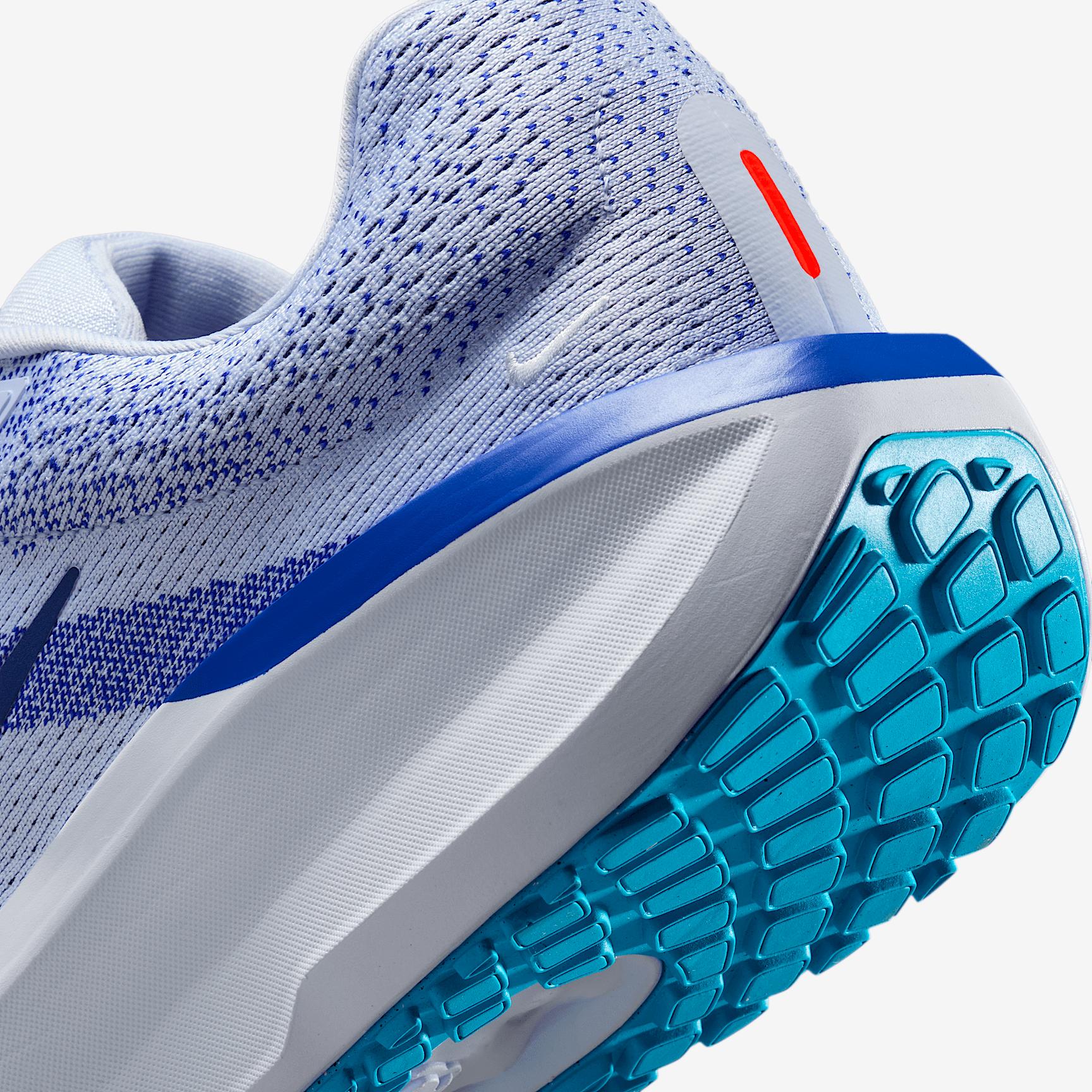 Nike Mens Winflo 11 Road Running Shoes (Extra Wide) | FQ8937-403 Product Image