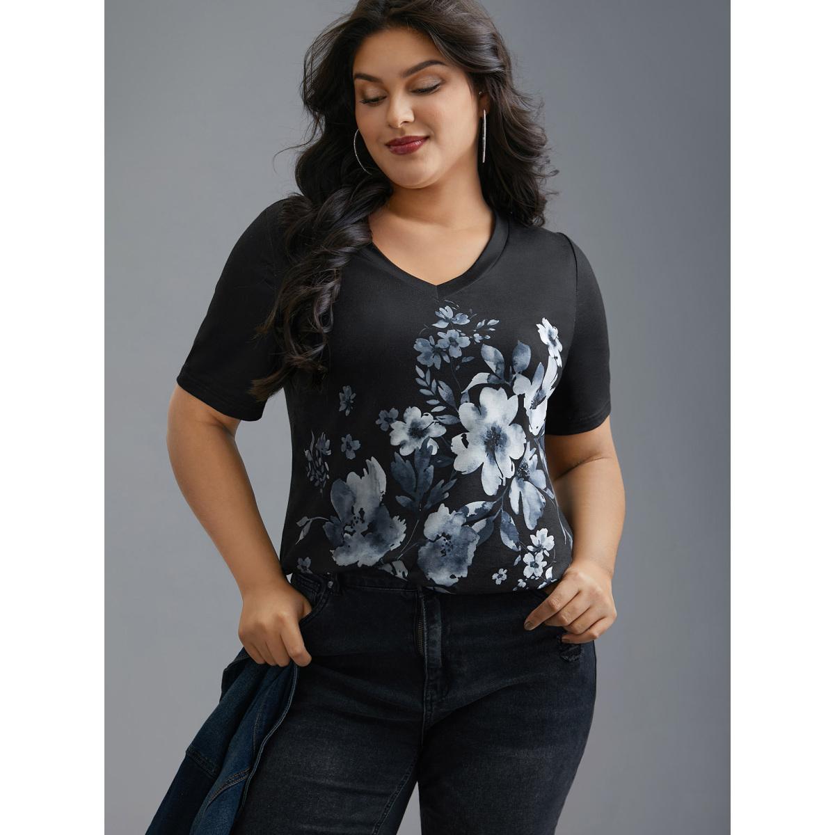 Plus Size V-Neck Floral Print Fitted T-Shirt Black Women Casual Non Natural Flowers V-neck Everyday T-shirts BloomChic 22-24/3X Product Image