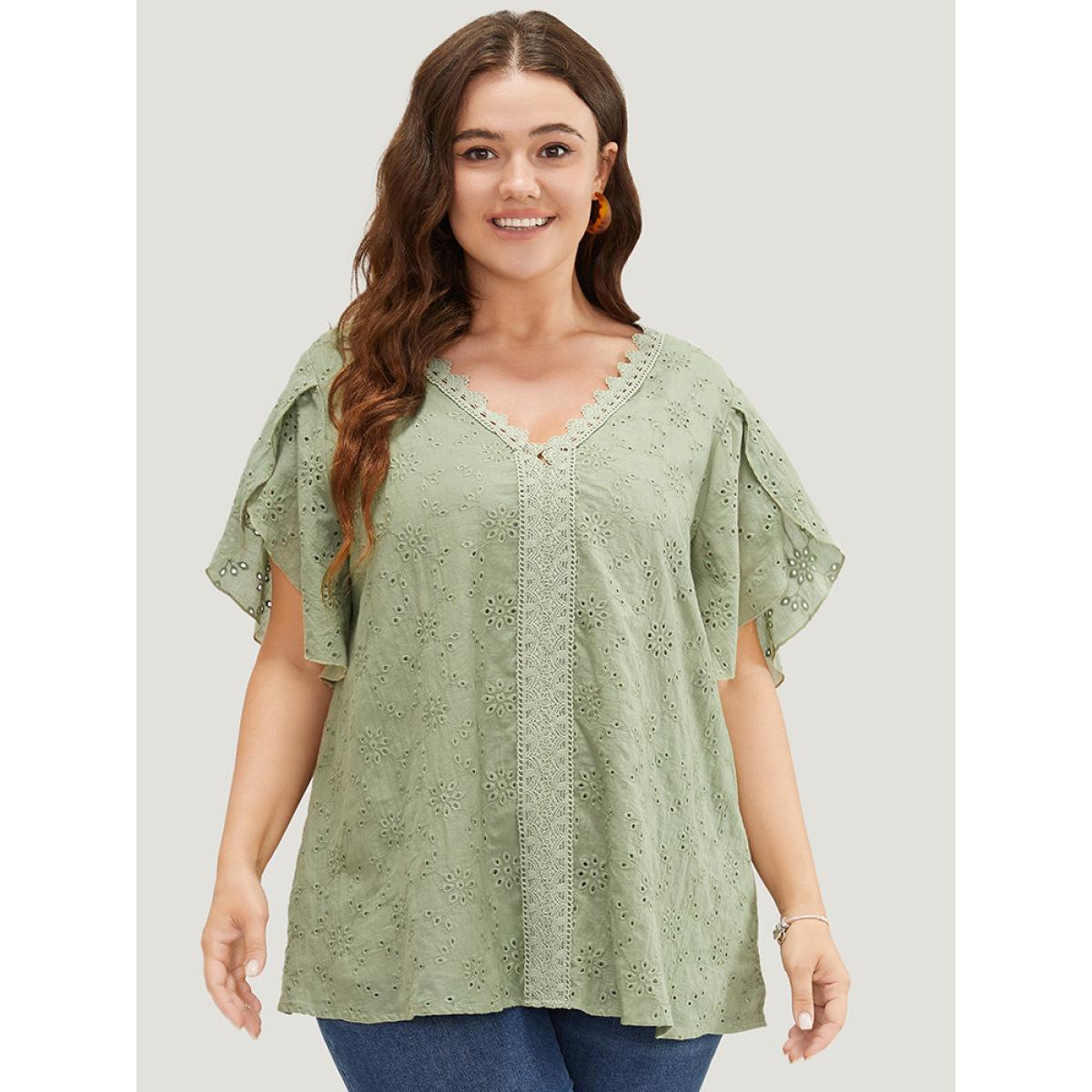Plus Size Moss Solid Broderie Anglaise Split Sleeve Contrast Lace Blouse Women Elegant Short sleeve V-neck Dailywear Blouses BloomChic 12/L Product Image