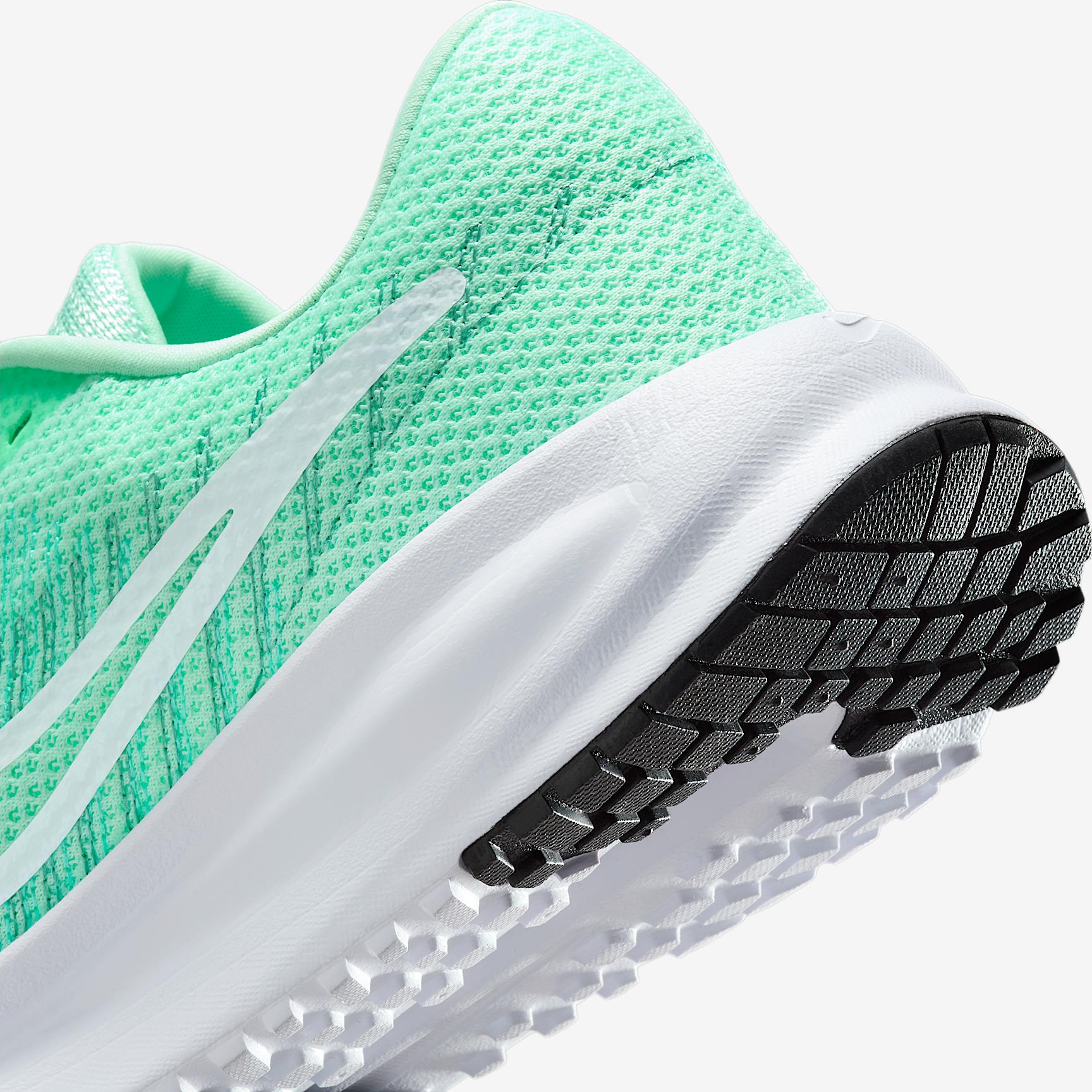 Nike Women's Run Defy Road Running Shoes Product Image