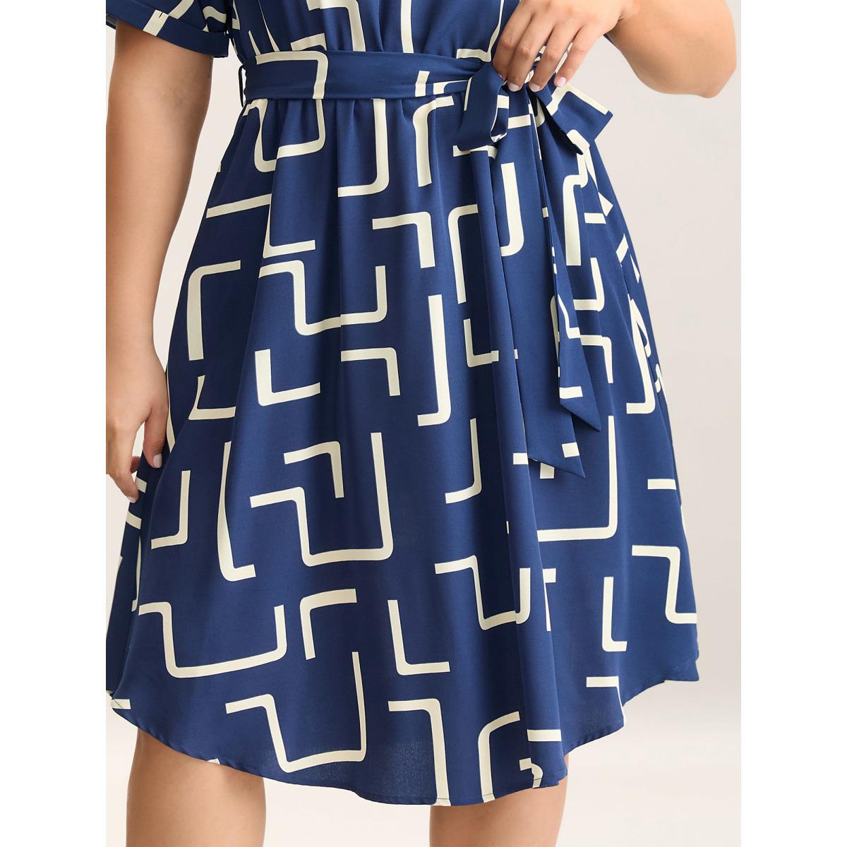 Plus Size Geometric Print Curved Hem Midi Dress Navy Women Office Flat collar with V-notch Short sleeve Curvy BloomChic 14-16/1X Product Image