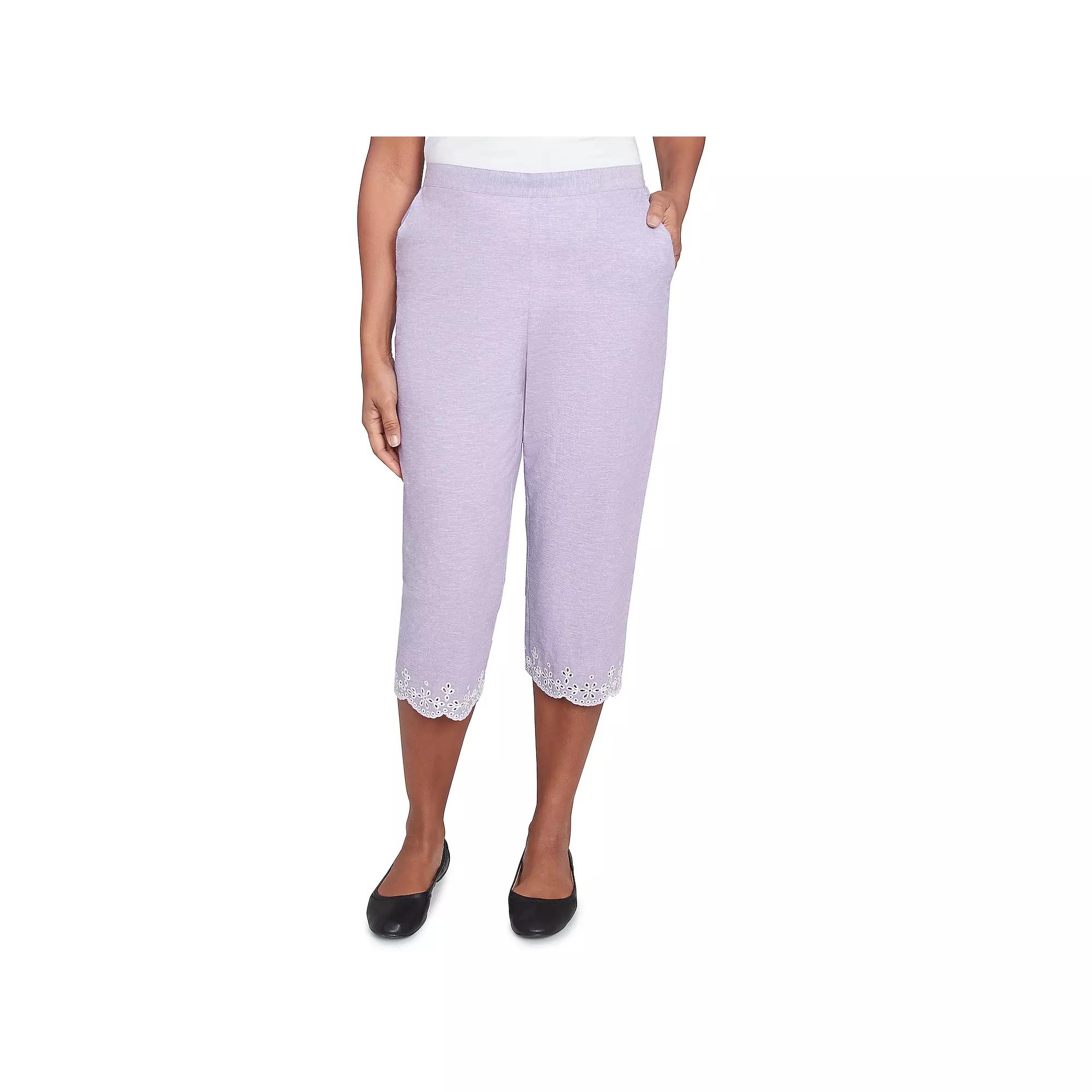 Women's Alfred Dunner Eyelet Embroidered Capri Pants,  Product Image