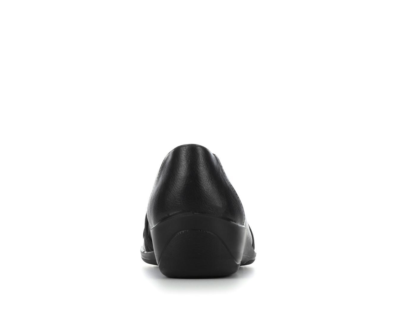 Women's LifeStride Incredible 2 Low Wedge Pumps Product Image