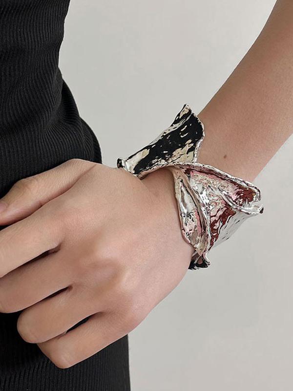 Pleated Shiny Bracelet Accessories Product Image