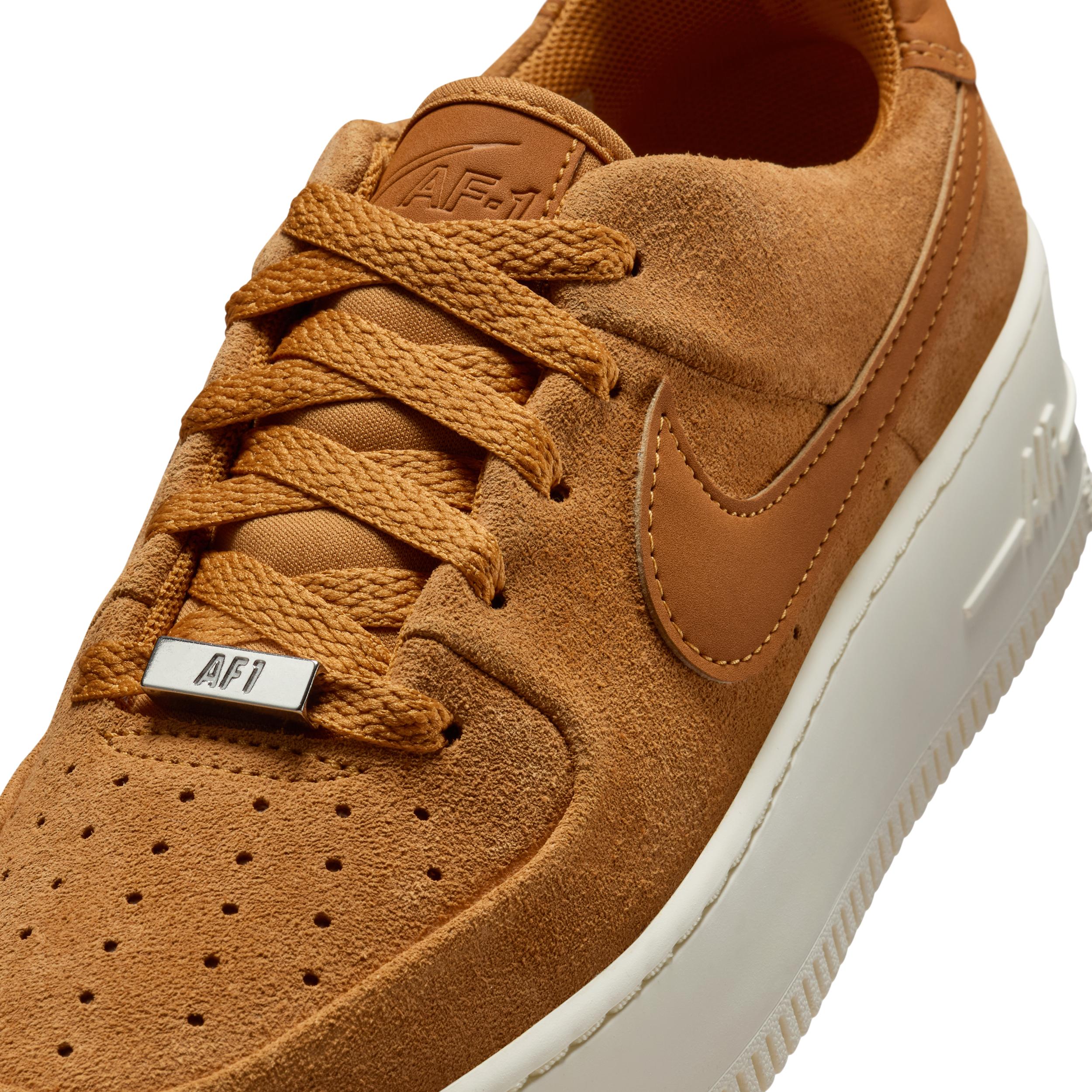 Nike Womens Air Force 1 Sage Low Shoes | AR5339-701 Product Image