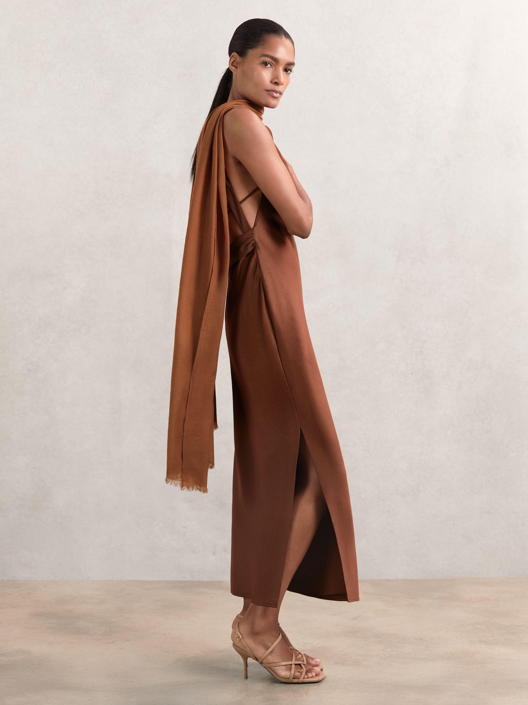 Wool-Cashmere Lightweight Scarf in Camel Product Image