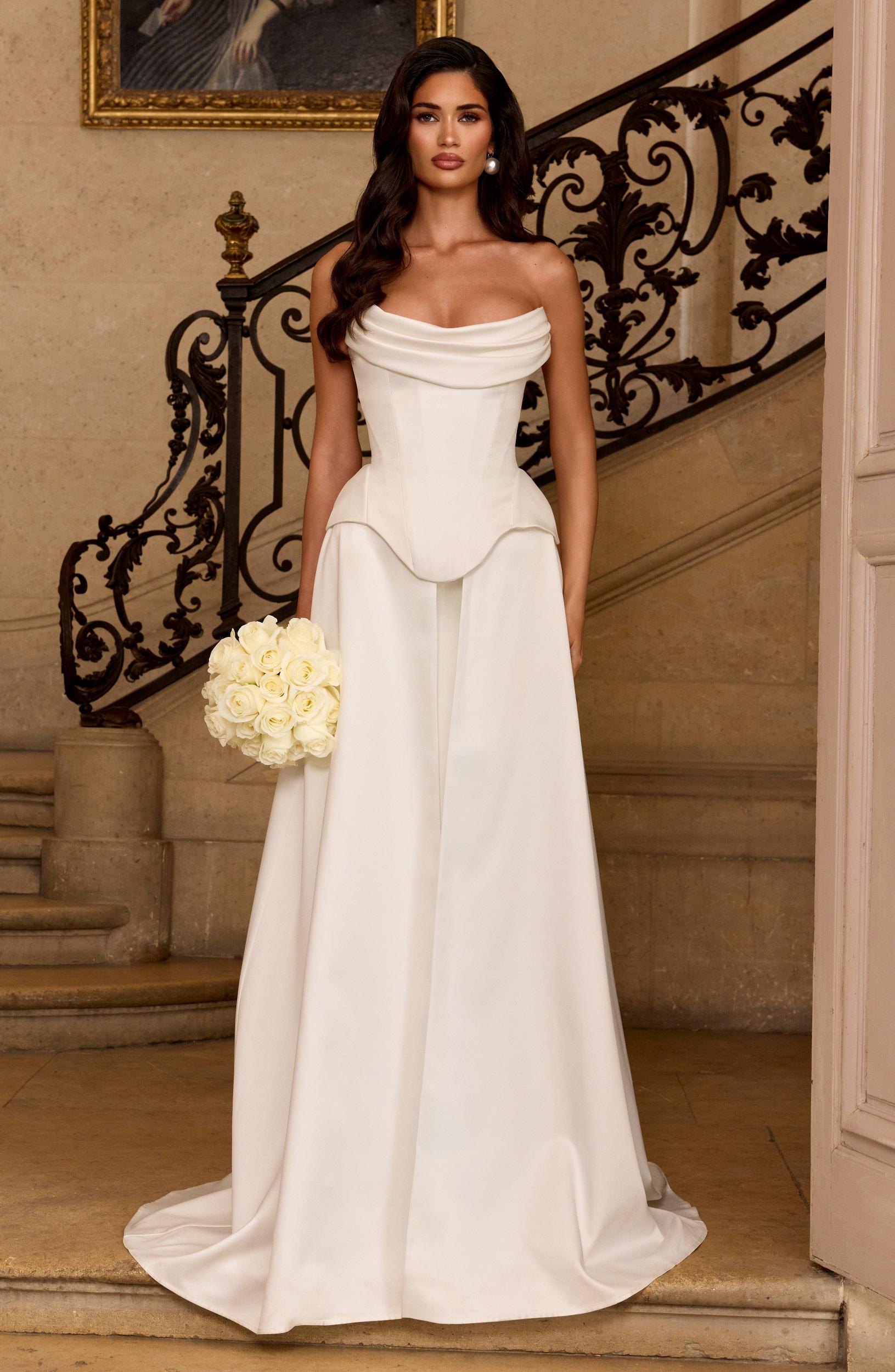 Neri Skirt Train - Ivory Product Image