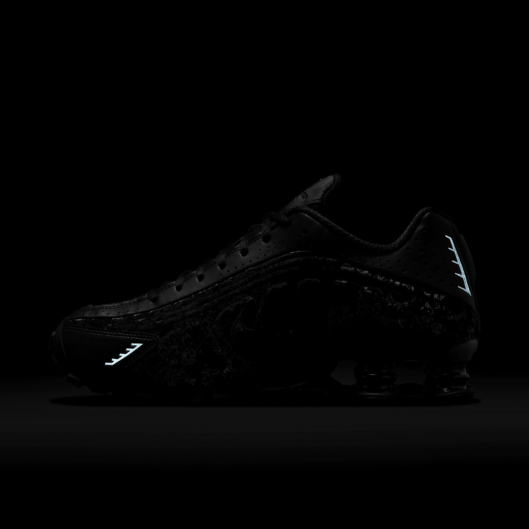 Nike Womens Shox R4 Shoes | HV0934-002 Product Image