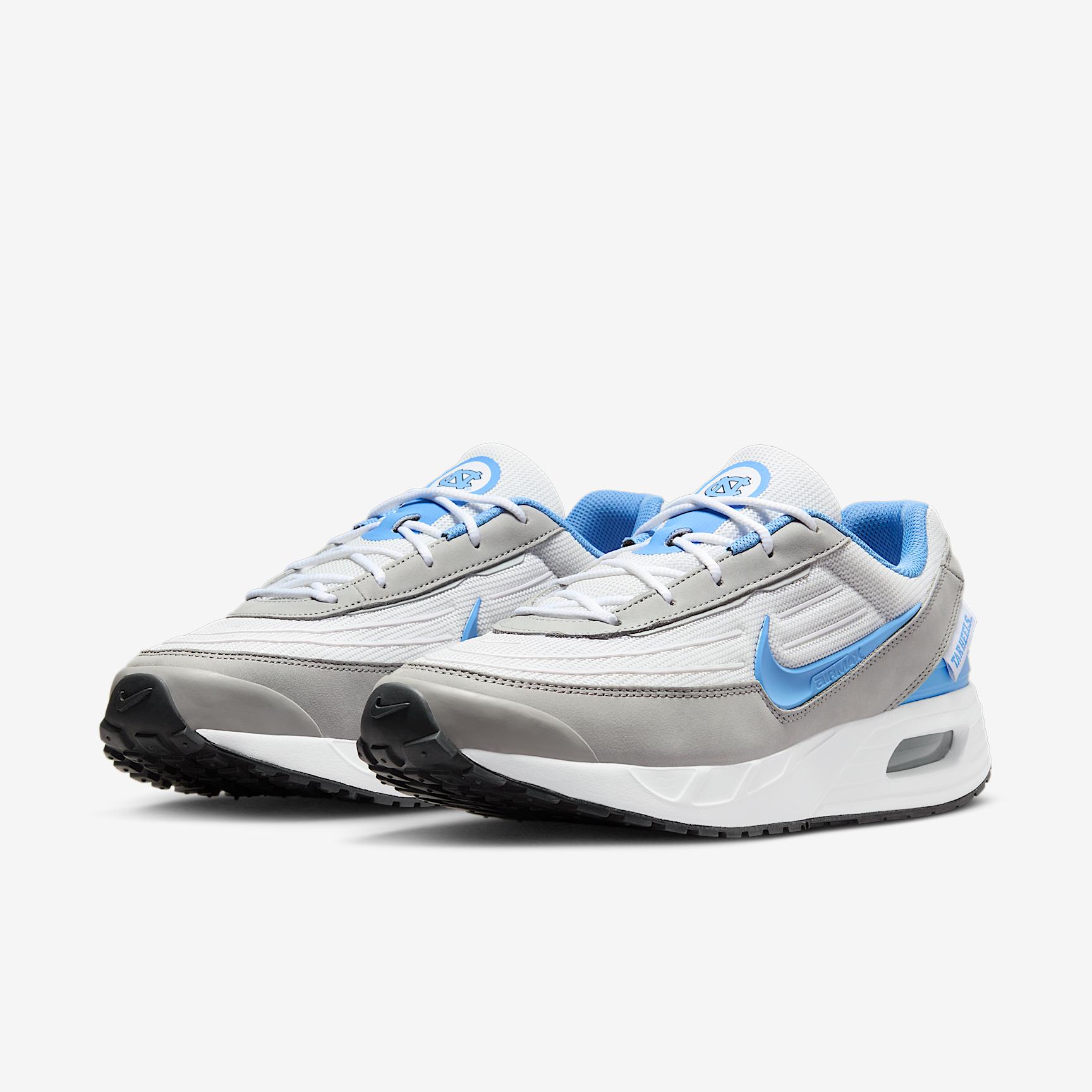 Nike College Air Max Verse (UNC) Men's Shoes Product Image