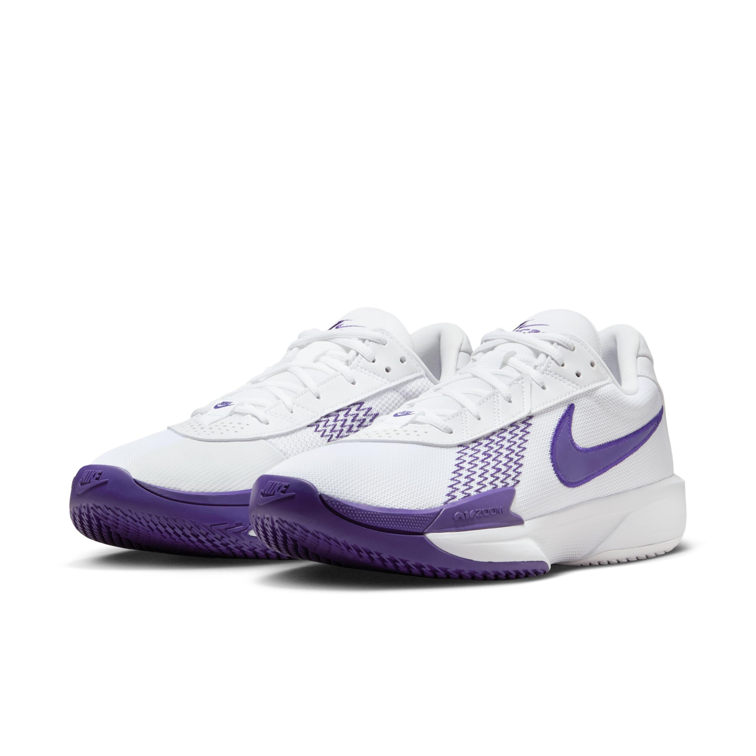 Nike Men's G.T. Cut Academy Basketball Shoes Product Image