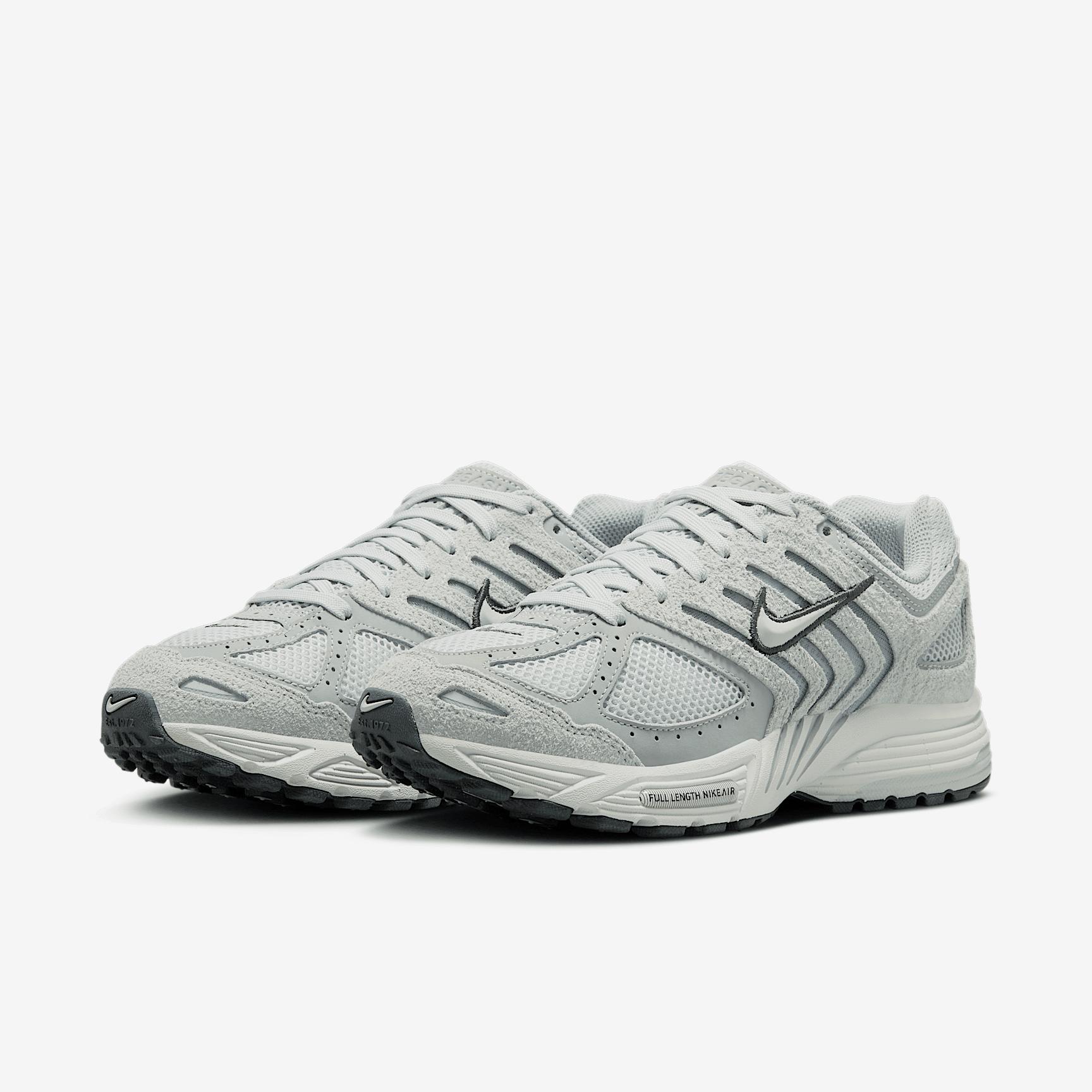 Nike Womens Air Pegasus 2005 Shoes | HQ1675-100 Product Image