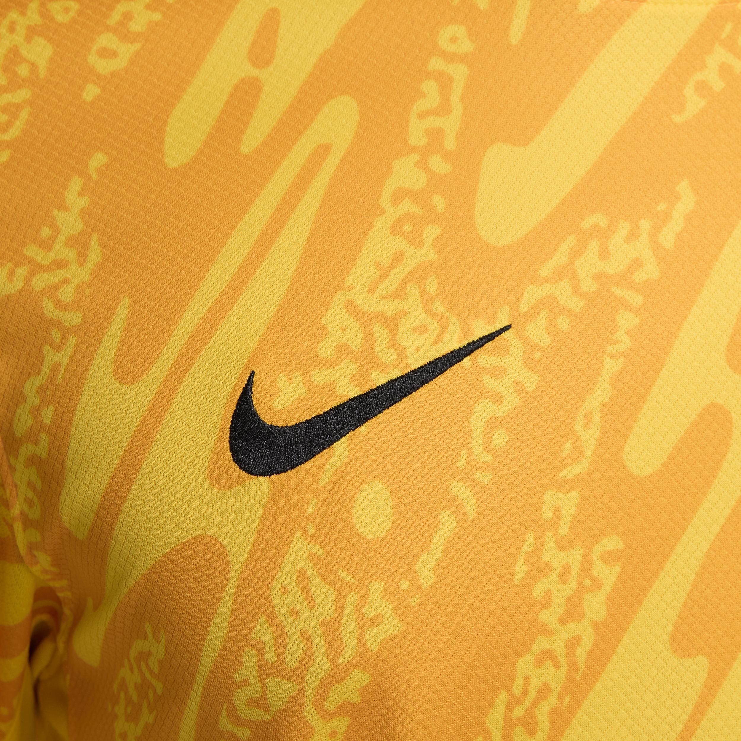 Tottenham Hotspur 2024/25 Stadium Goalkeeper Nike Men's Dri-FIT Soccer Short-Sleeve Replica Jersey Product Image