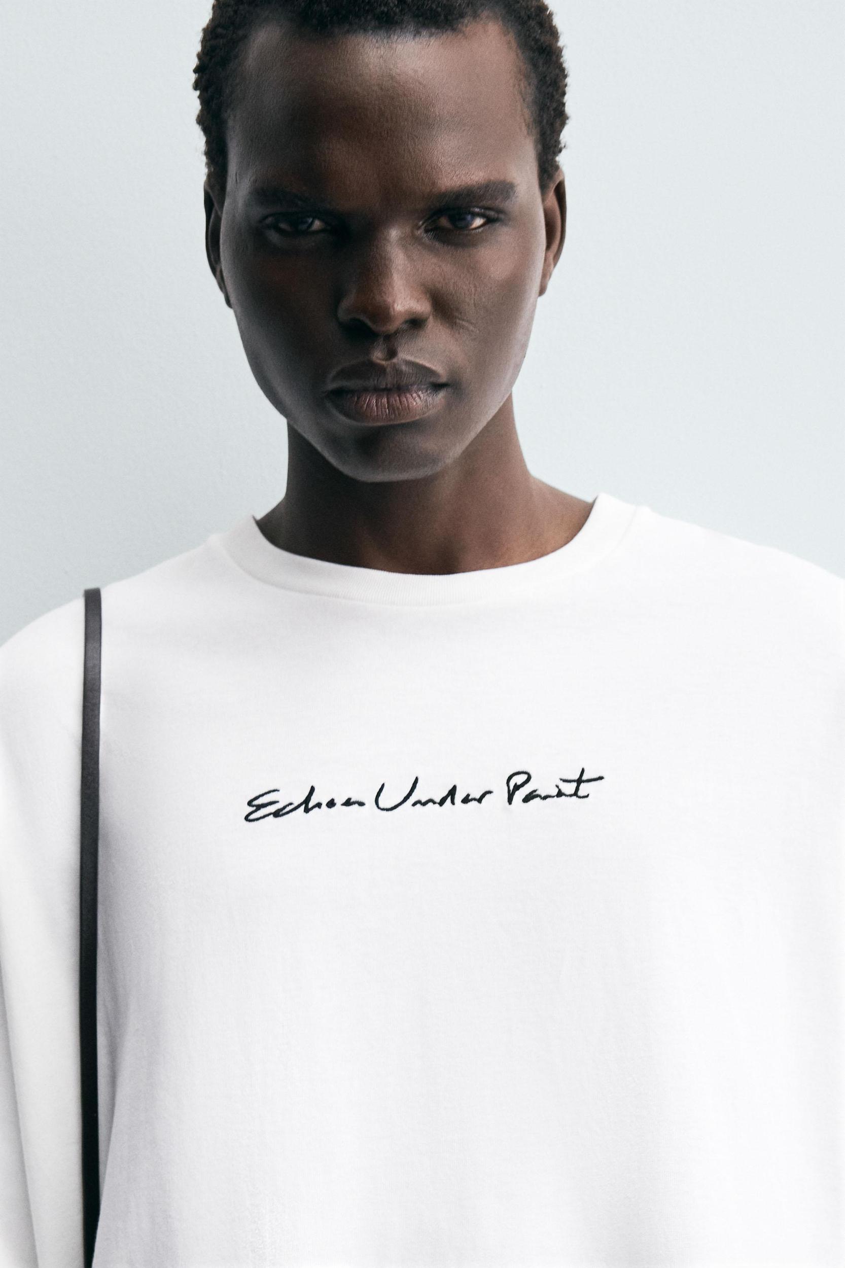 ABSTRACT PRINT T-SHIRT Product Image