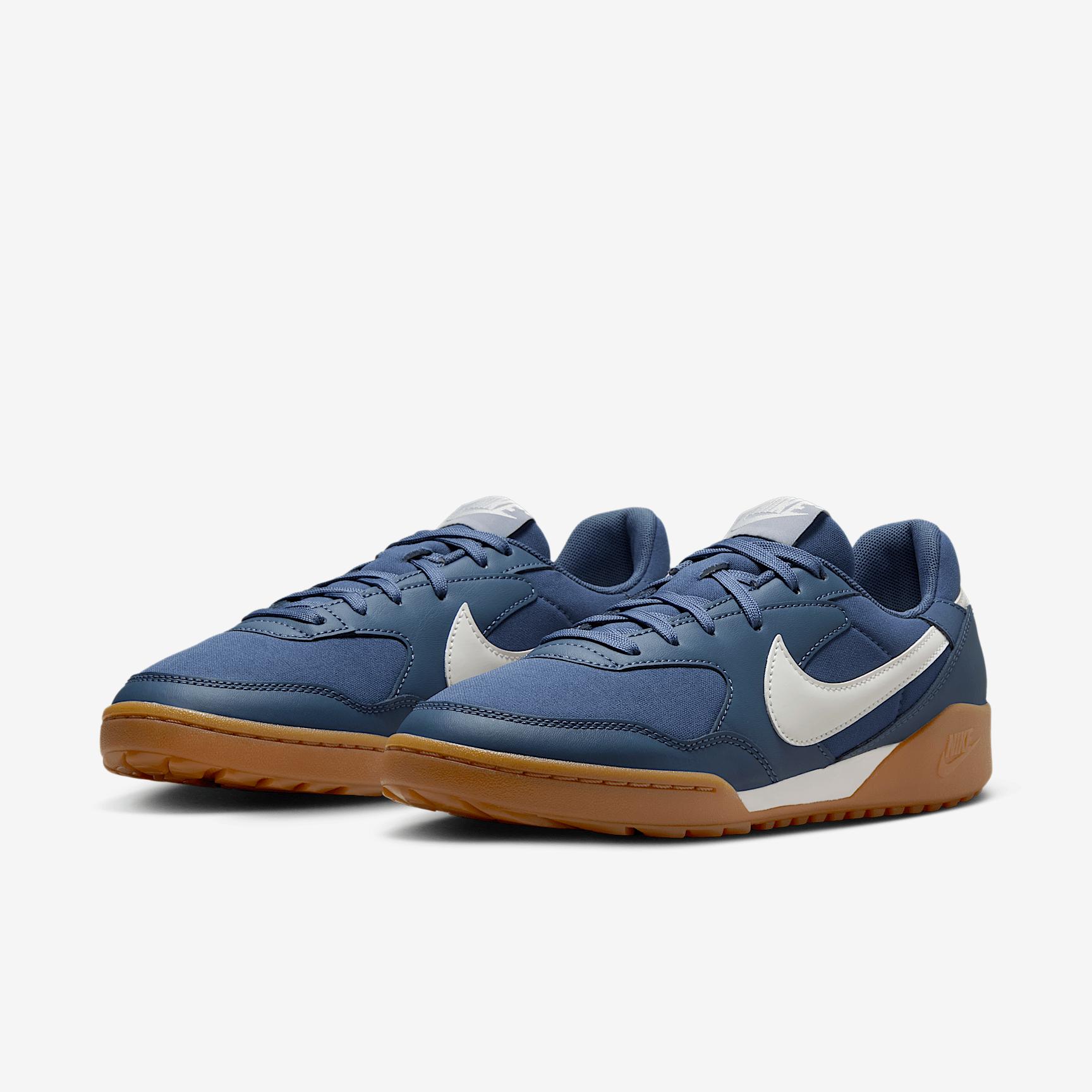 Nike Womens Terra Manta Shoes | HQ1940-400 Product Image