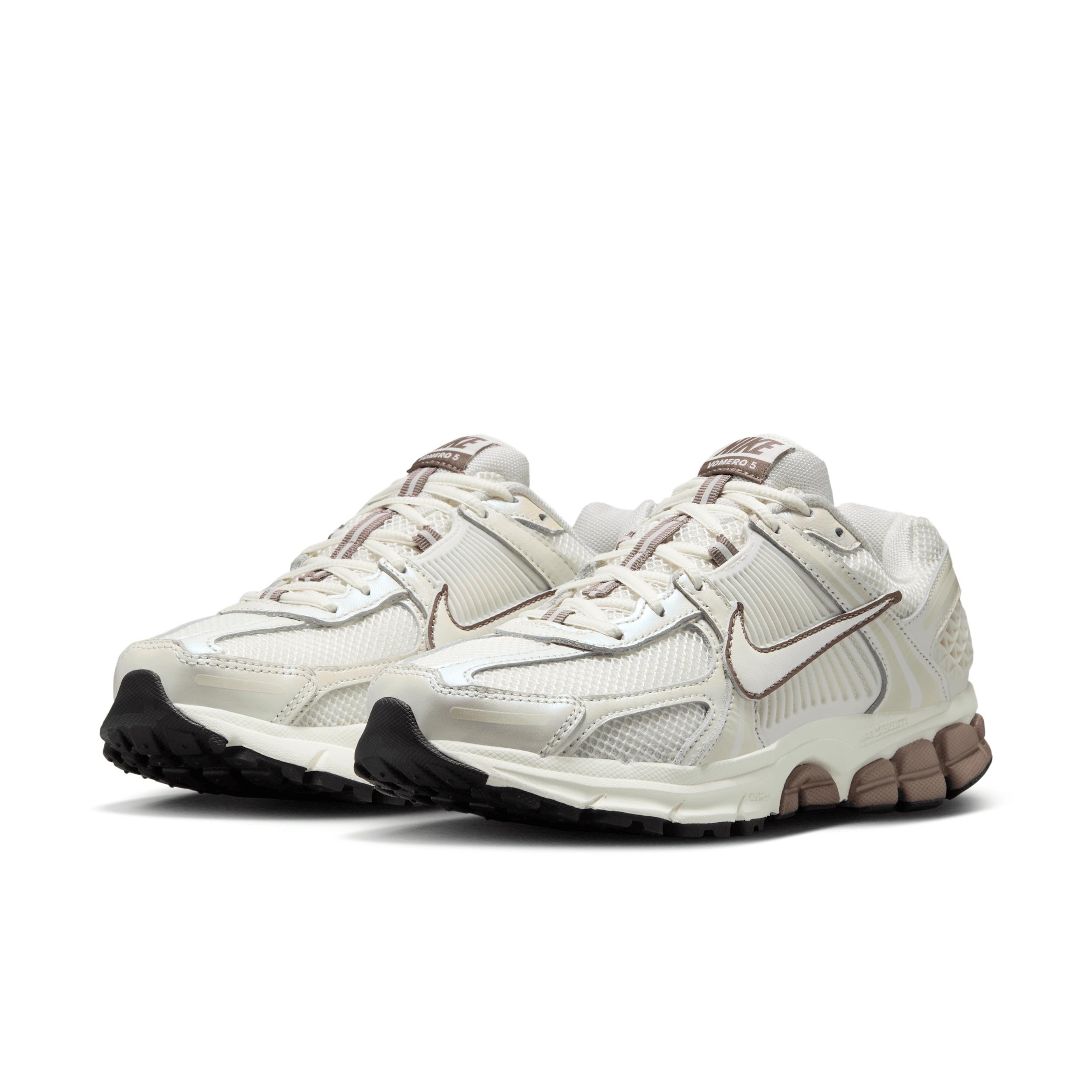 Nike Women's Zoom Vomero 5 Shoes Product Image