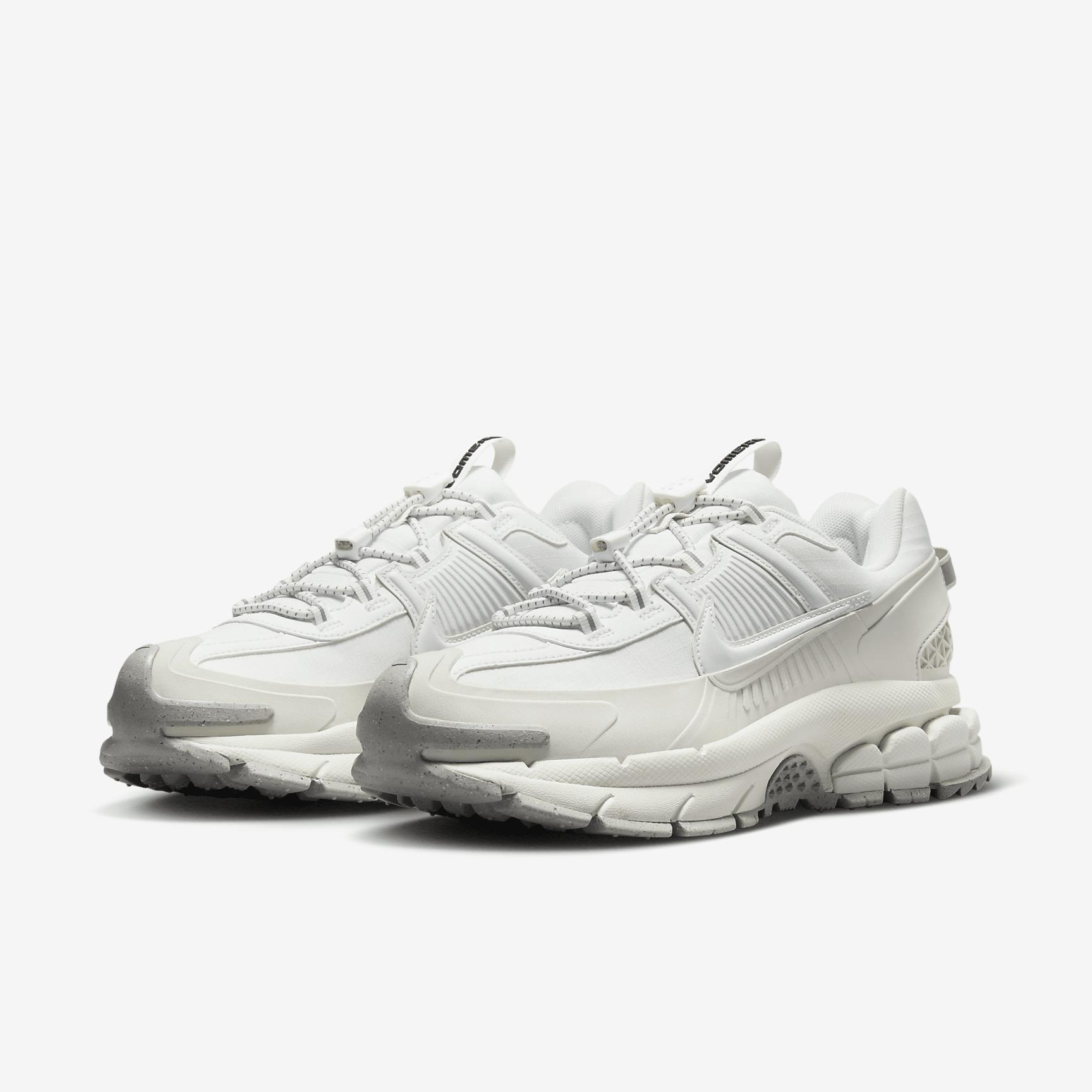 Womens Nike Zoom Vomero Roam Casual Shoes Product Image