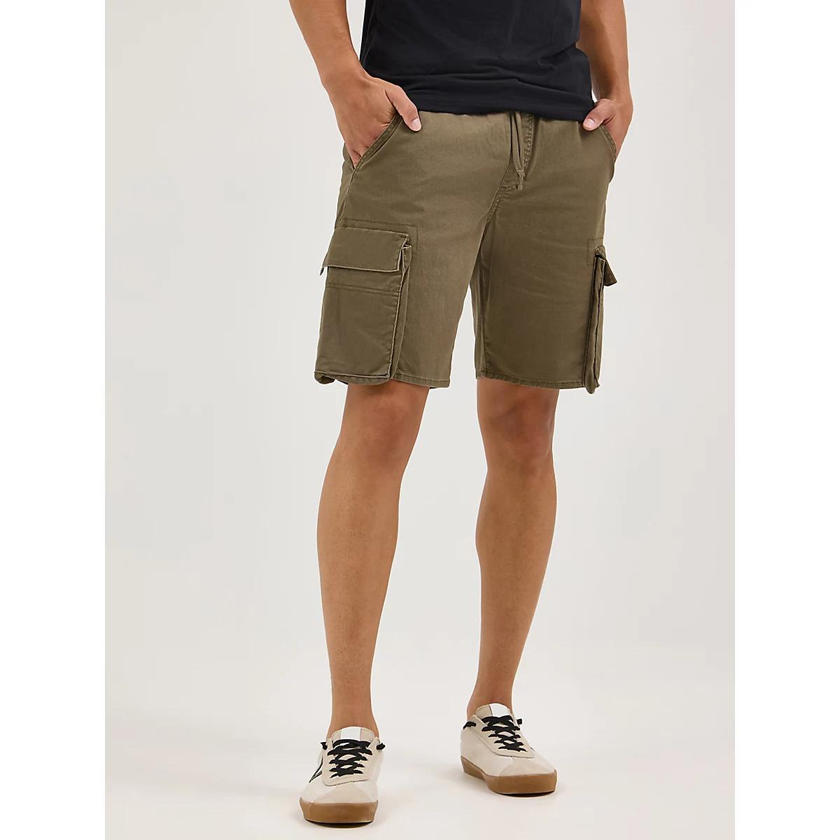 Men's Cargo Twill Short in Pine Product Image