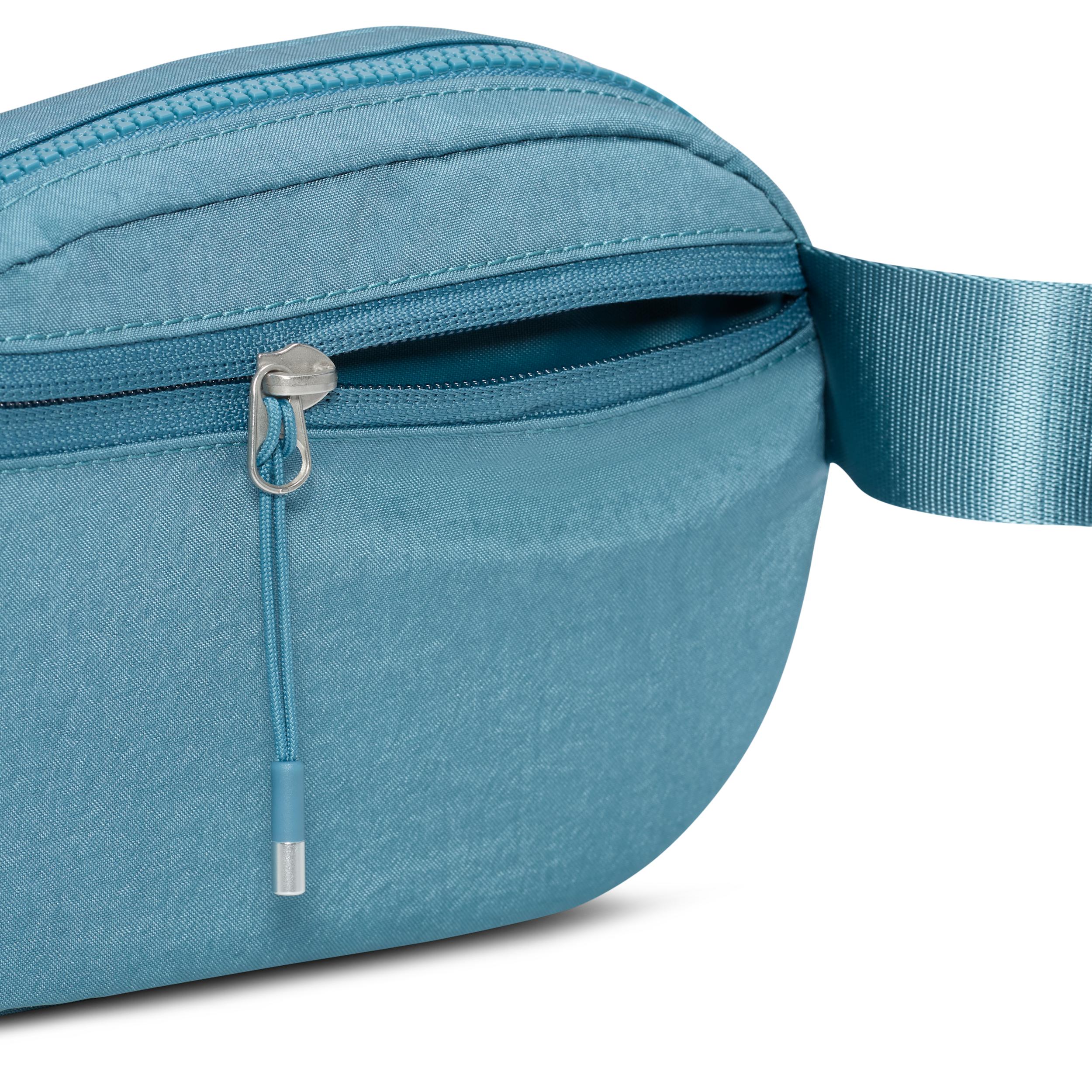 Nike Unisex Aura Crossbody Bag (2L) | HM6120-006 Product Image