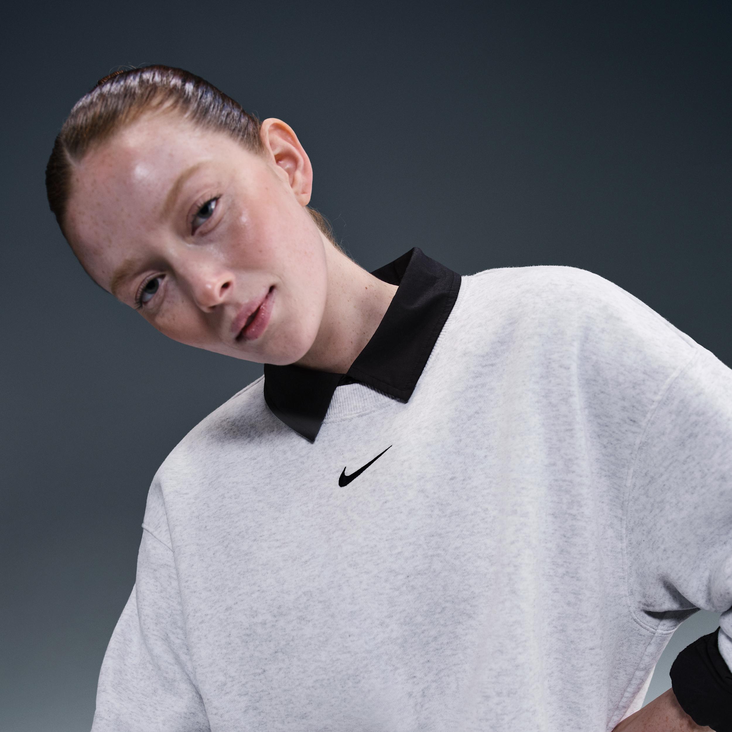 Womens Nike Sportswear Phoenix Fleece Oversized Crew-Neck Sweatshirt | FZ4270-051 Product Image