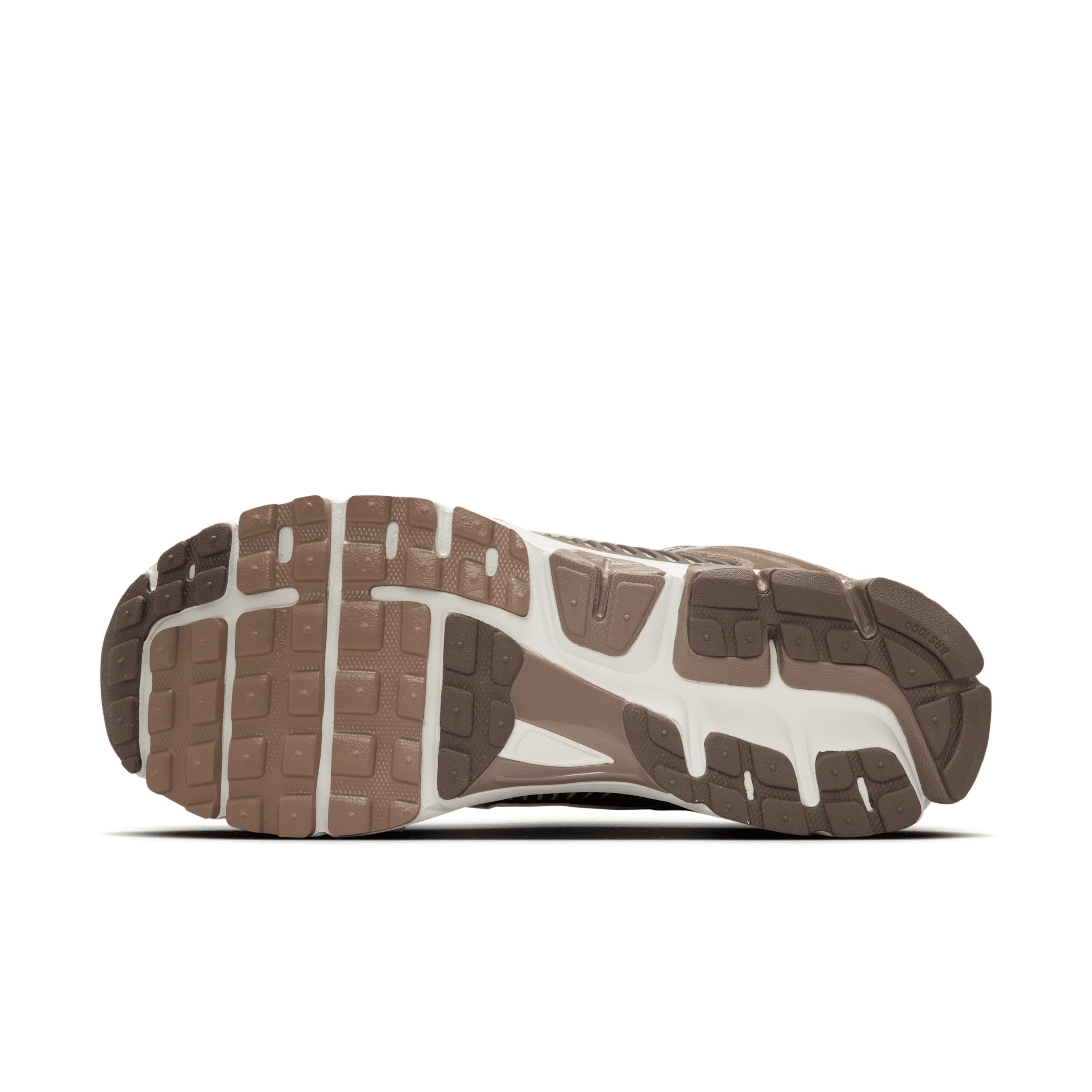 Nike Mens Zoom Vomero 5 Shoes | IB4004-701 Product Image