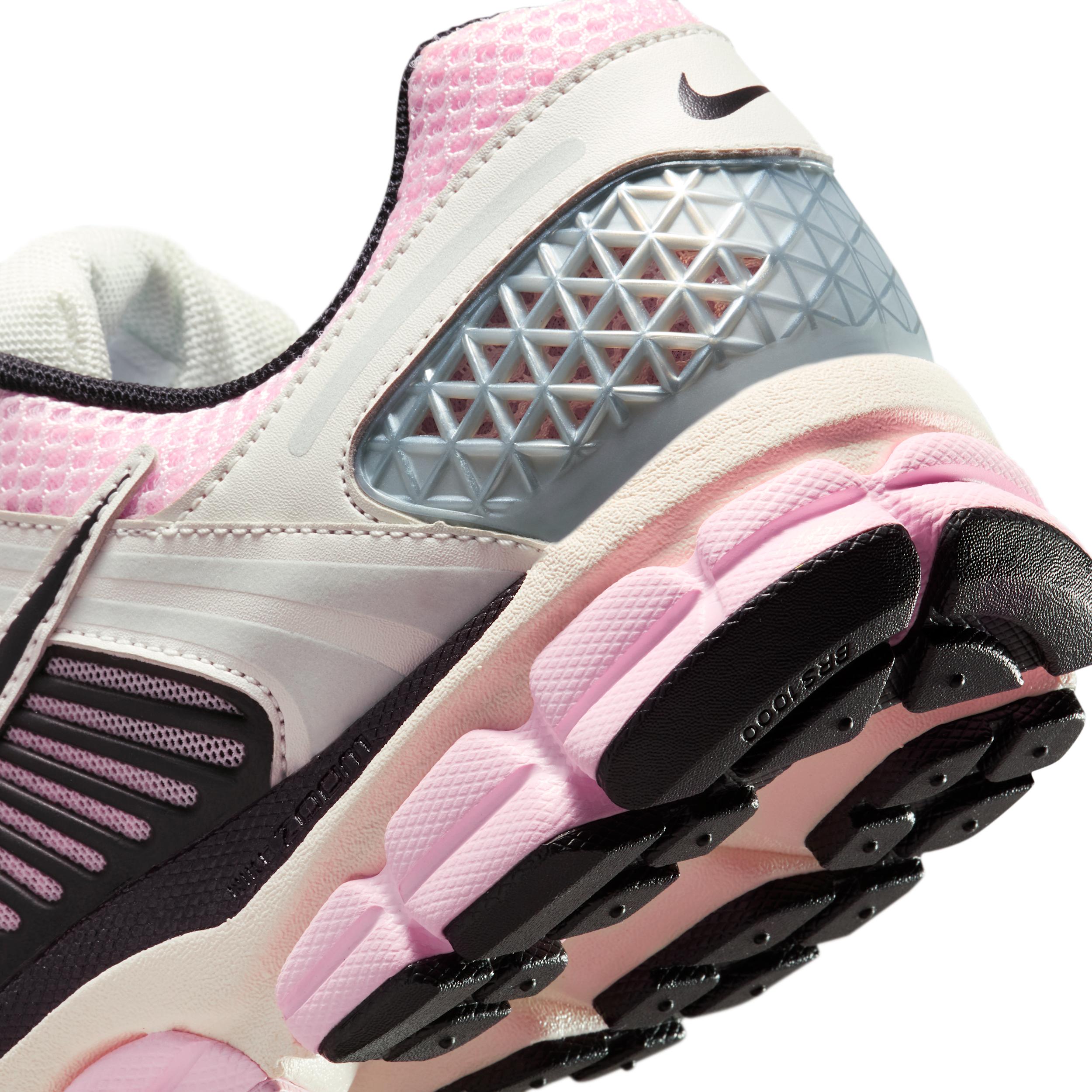 Nike Men's Zoom Vomero 5 Shoes Product Image
