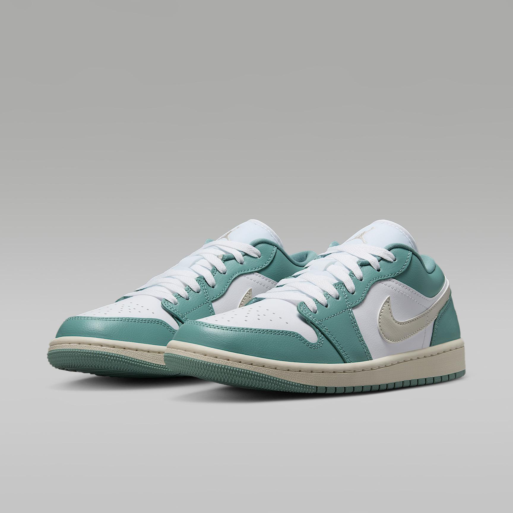 Womens Air Jordan 1 Low Shoes | DC0774-138 Product Image