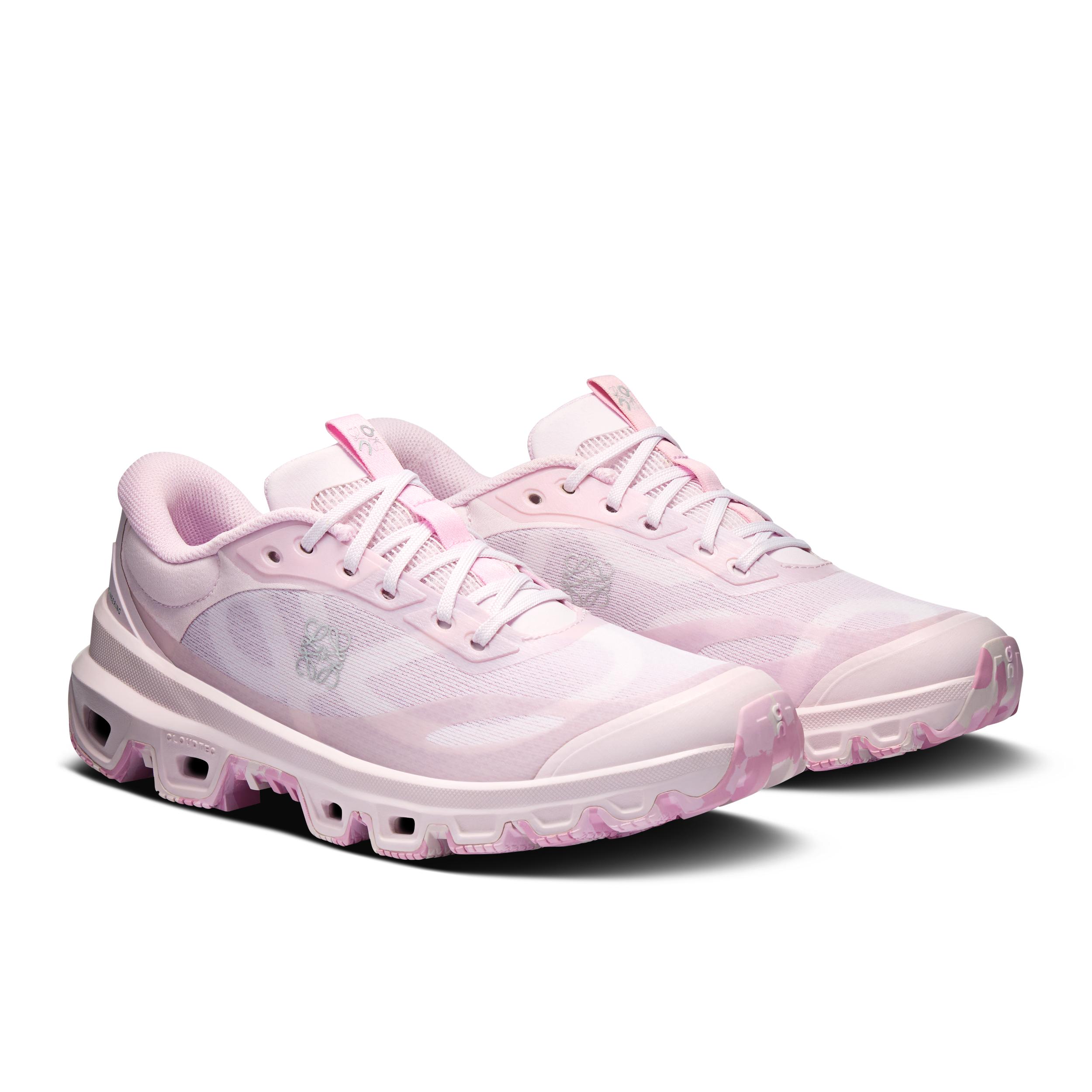 Cloudventure LOEWE 2: Everyday Women's Sneaker Product Image