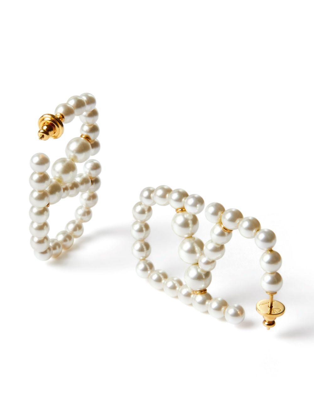 VLogo Signature pearl earrings Product Image