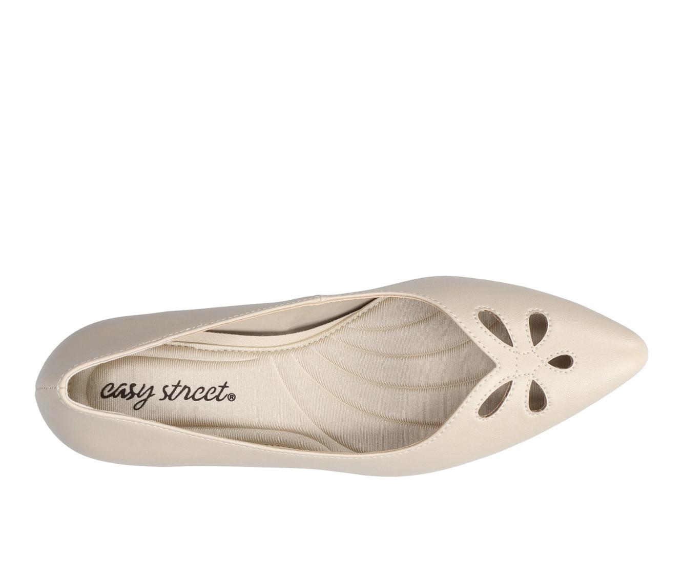 Women's Easy Street Pat Pumps Product Image