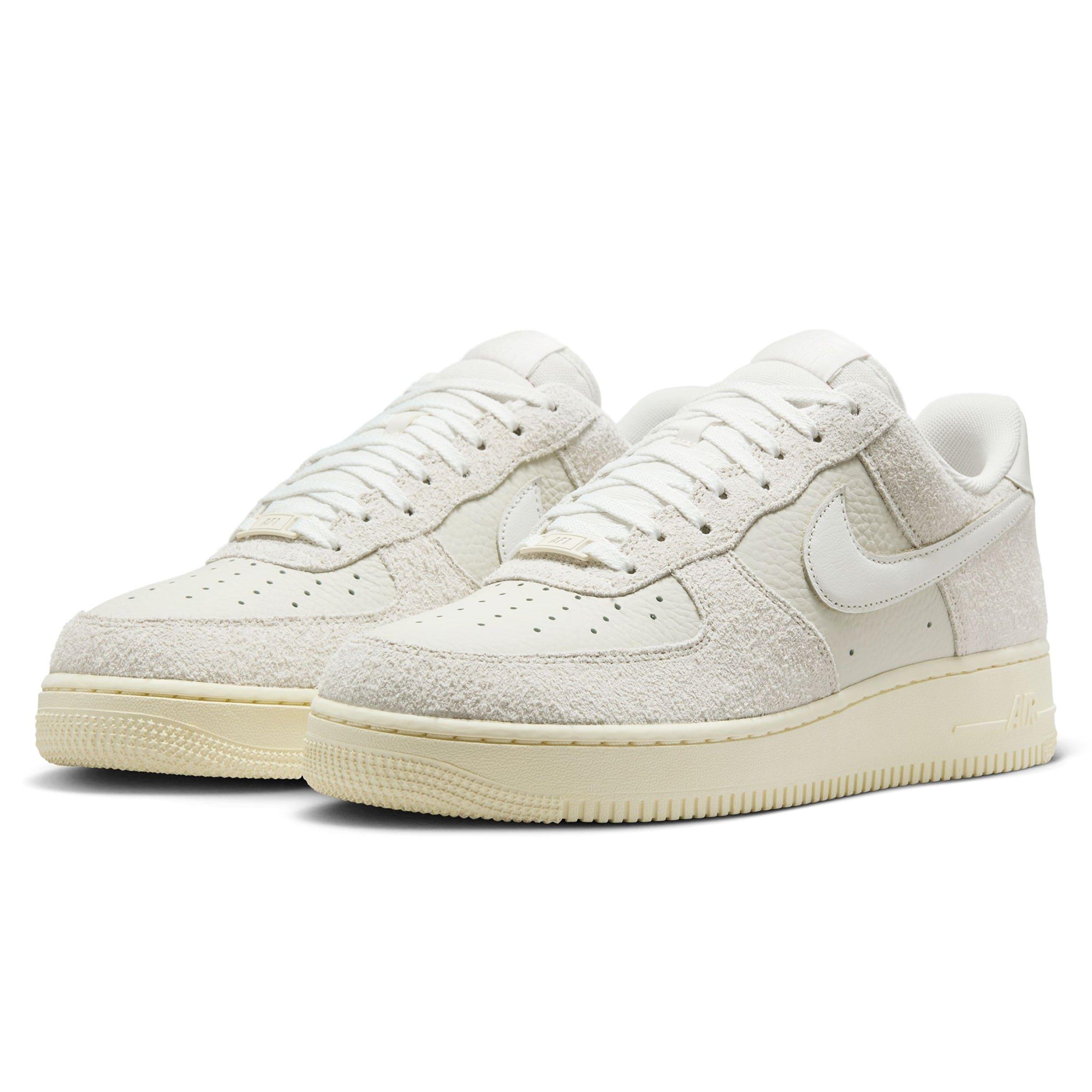 AIR FORCE 1 '07 LX Male Product Image