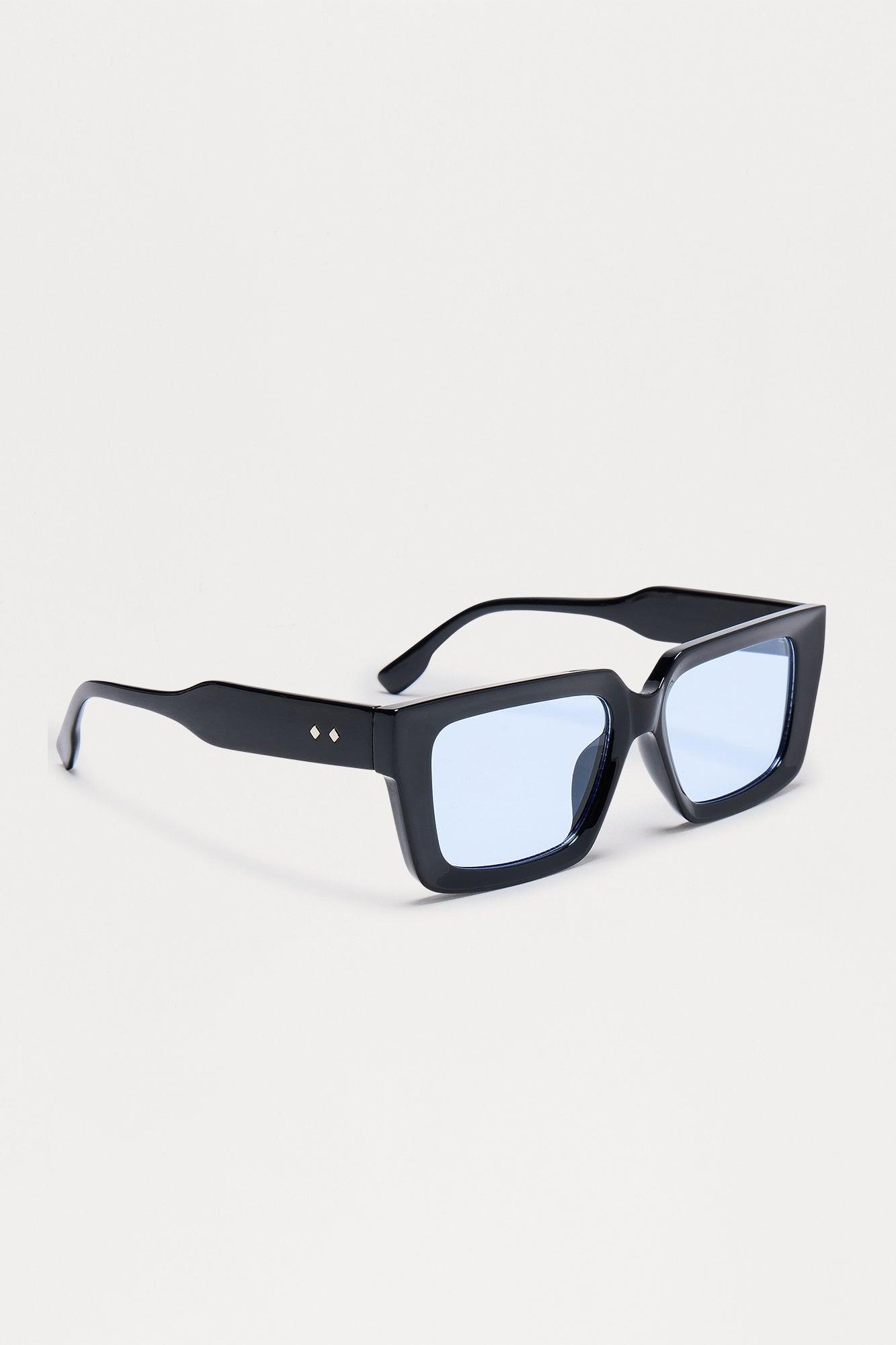 Look Up To You Square Sunglasses - Black Female Product Image
