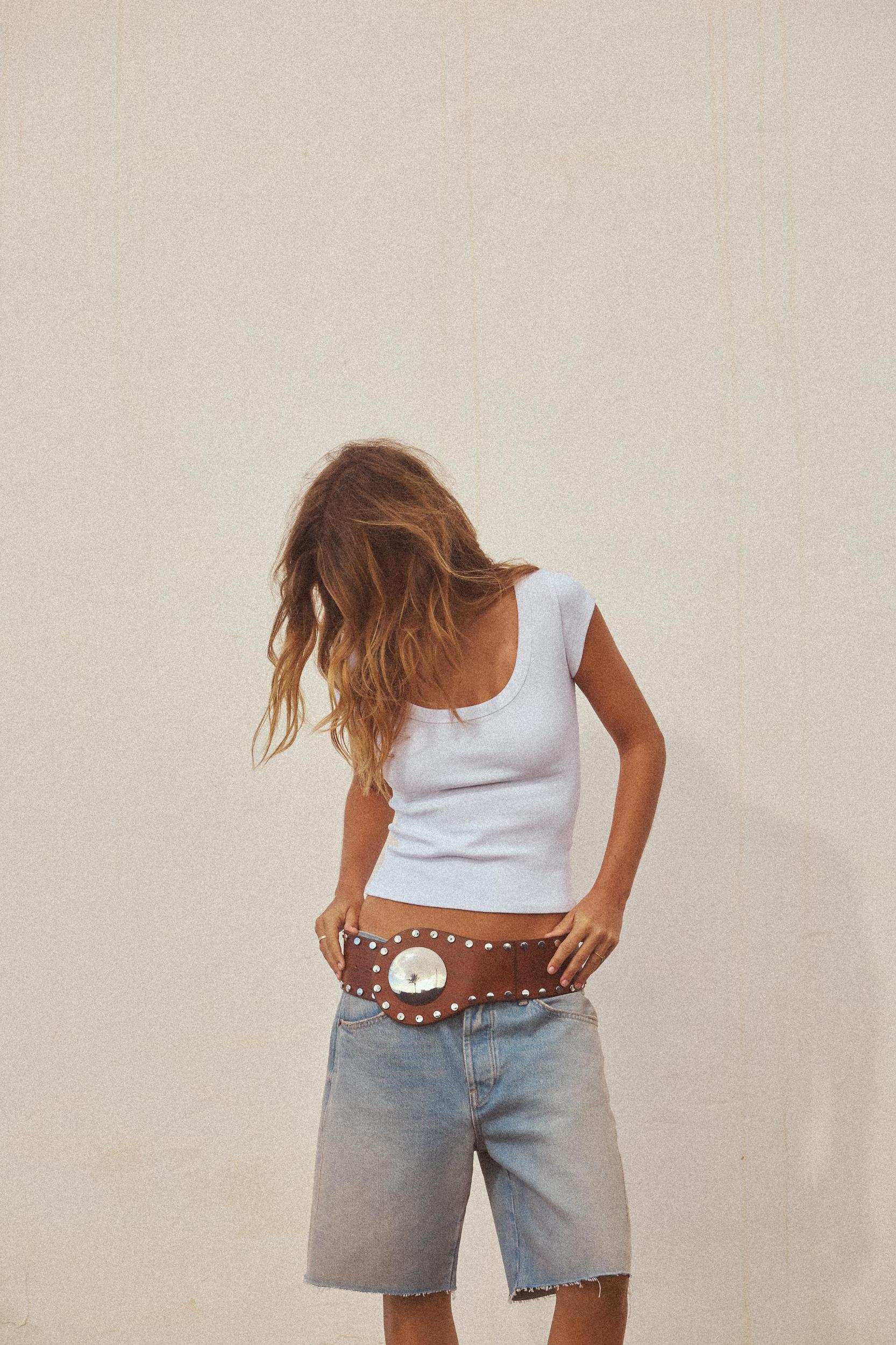 SCOOP NECK TOP Product Image