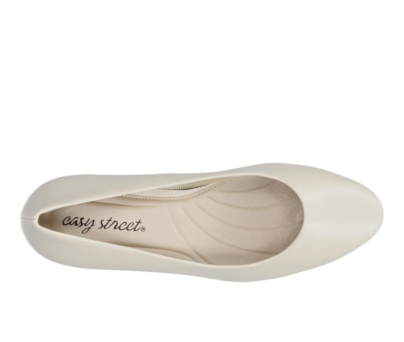 Women's Easy Street Ballari Pumps Product Image