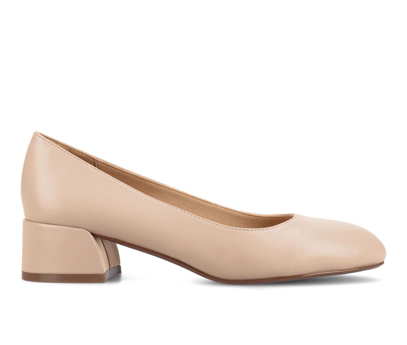 Women's Journee Collection SaarII Pumps Product Image