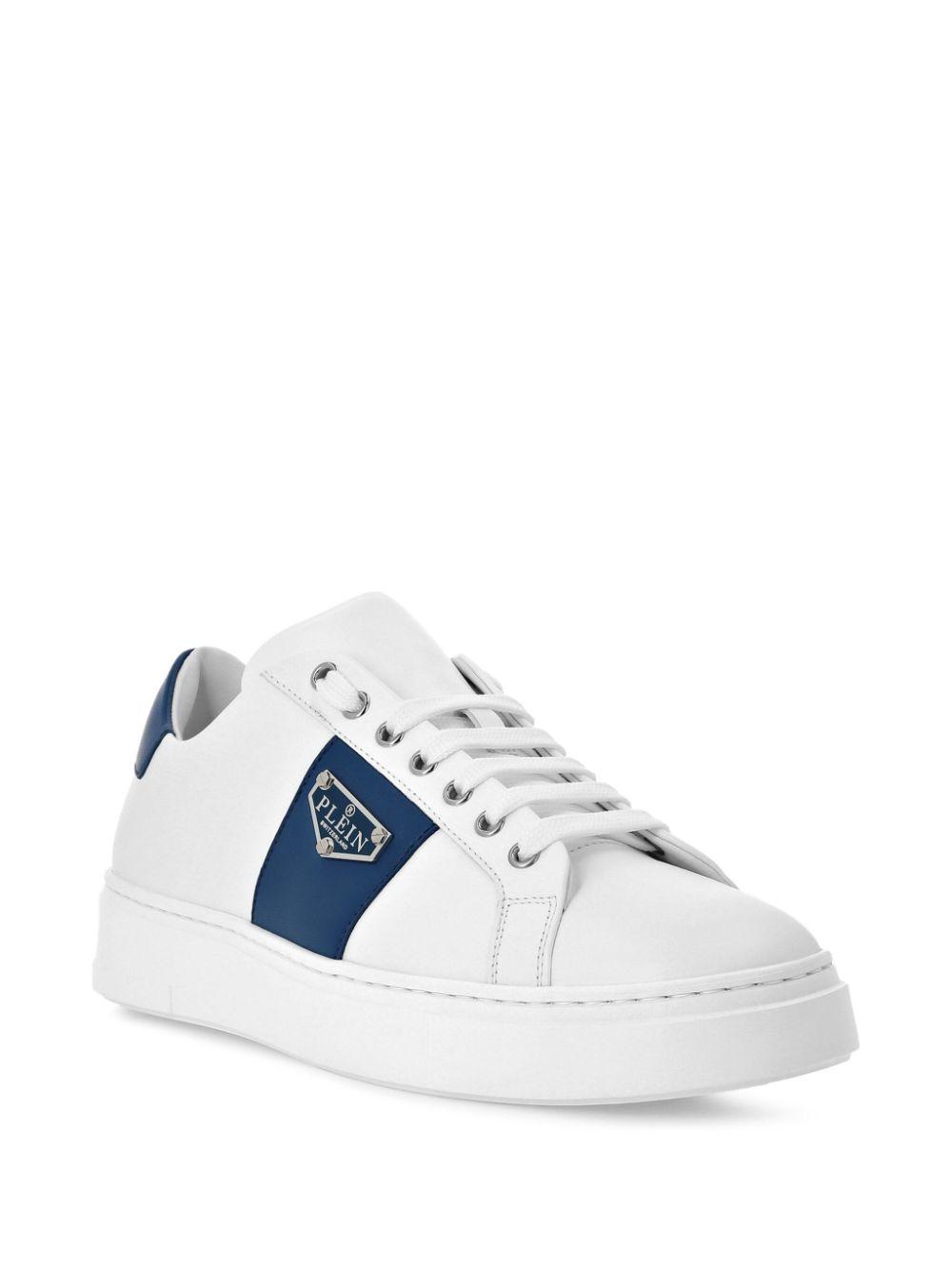 logo-plaque leather sneakers Product Image