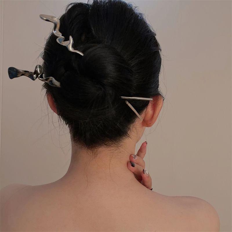 Metal Twisted Hair Stick Product Image
