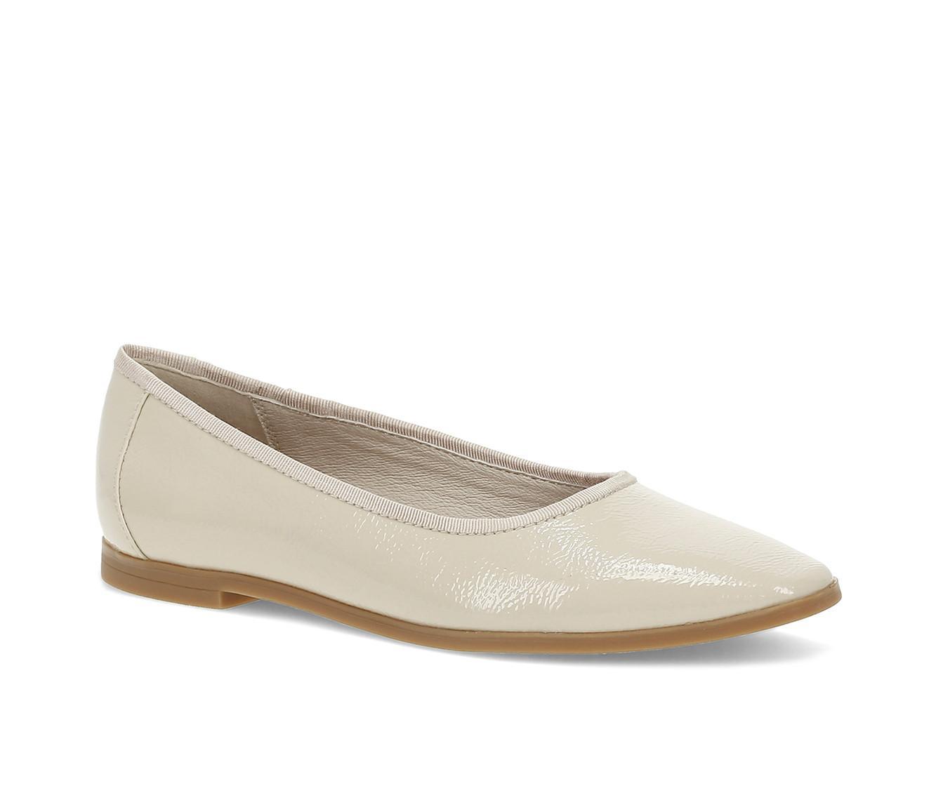 Women's Baretraps Tania Flats Product Image