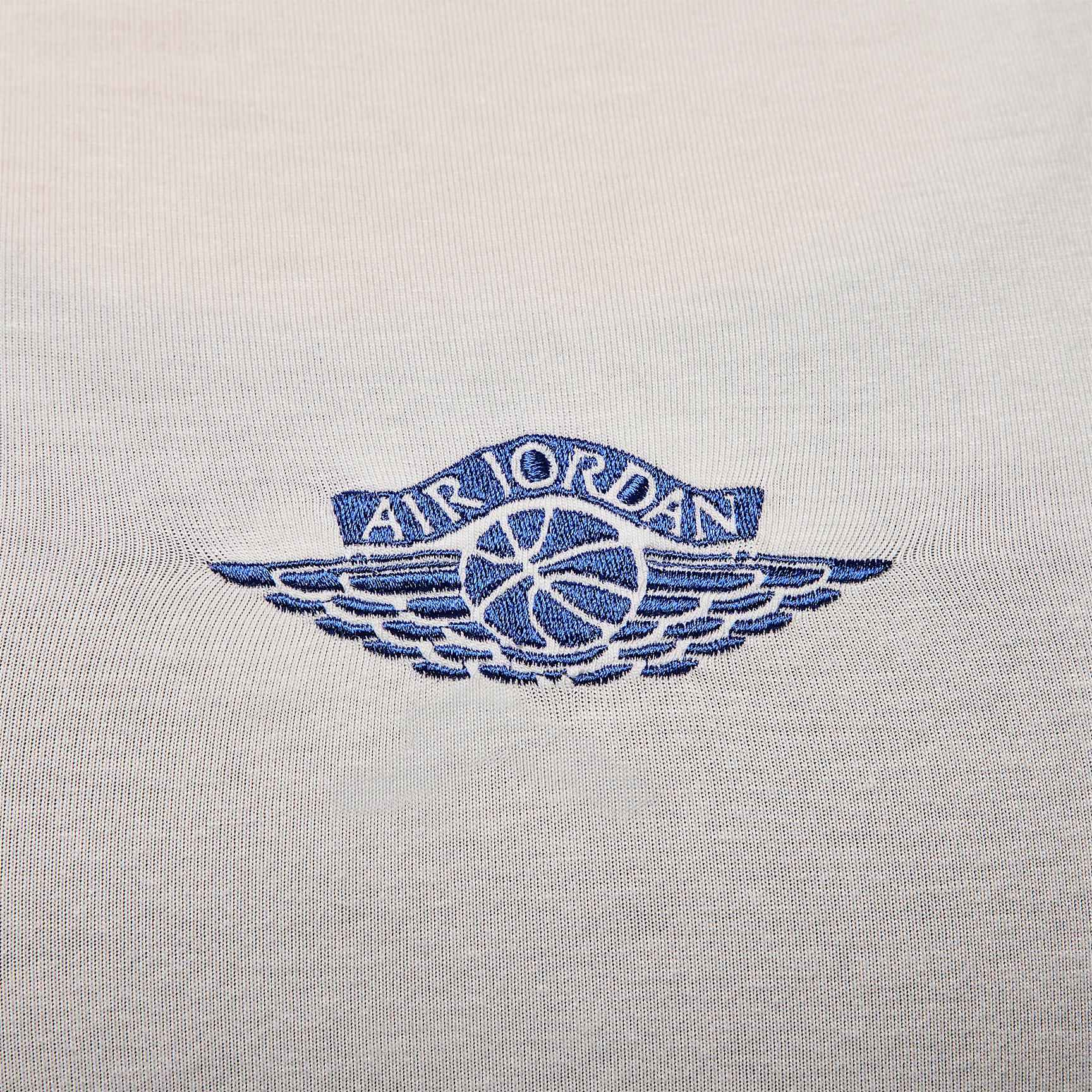 Jordan Rare Air Women's Cropped Short-Sleeve T-Shirt Product Image